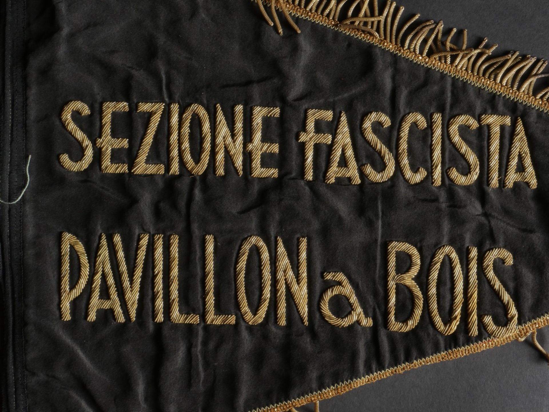 Fanion de la section fasciste de Pavillon sous Bois. Pavillon sous Bois fascist section pennant. - Image 2 of 8