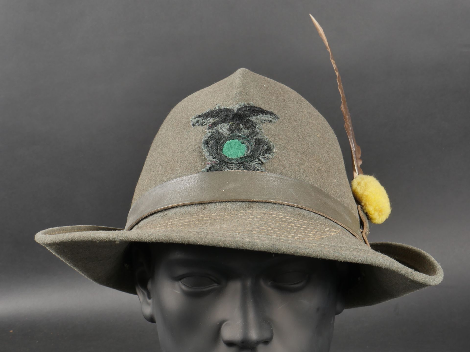 Deux chapeaux des Alpinis. Two Alpinis hats. - Bild 3 aus 19