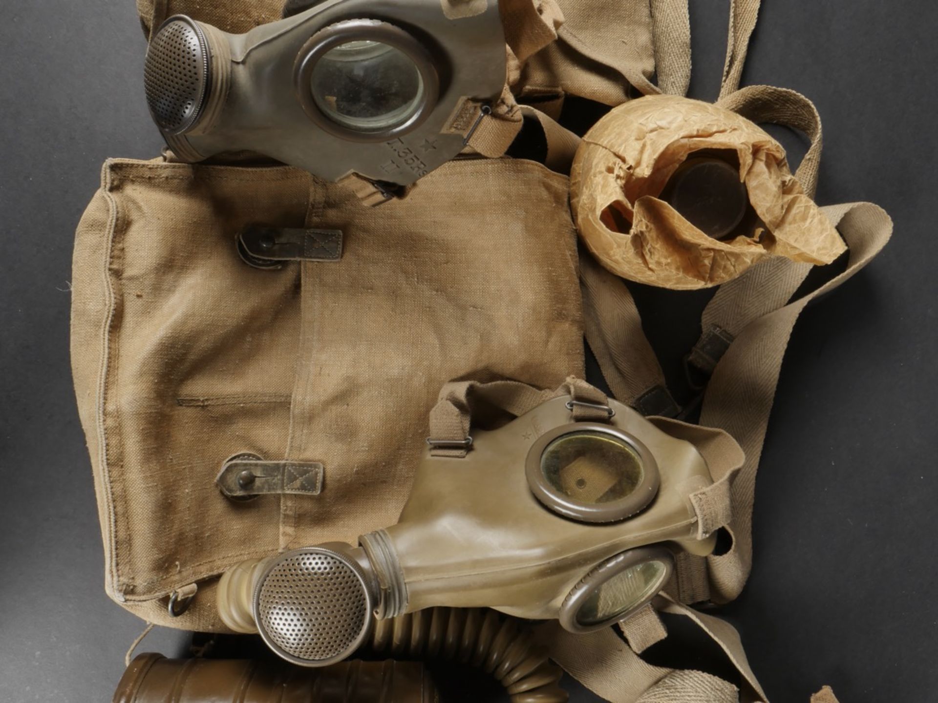 Masques anti-gaz. Gas masks. - Image 3 of 19