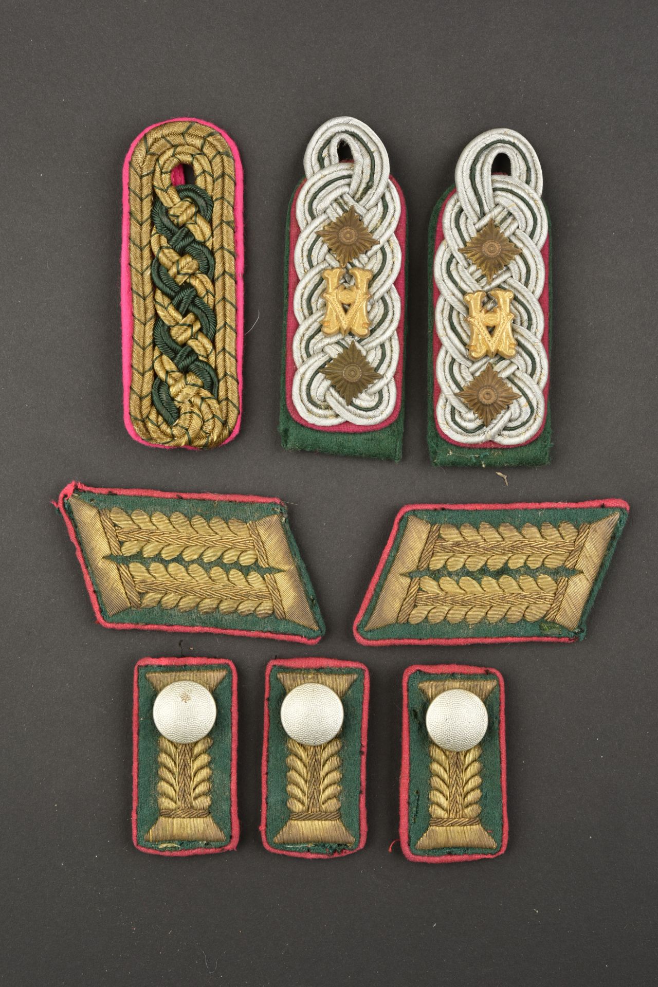 Insignes WehrmachtBeamte. Insignia Wehrmacht officials.