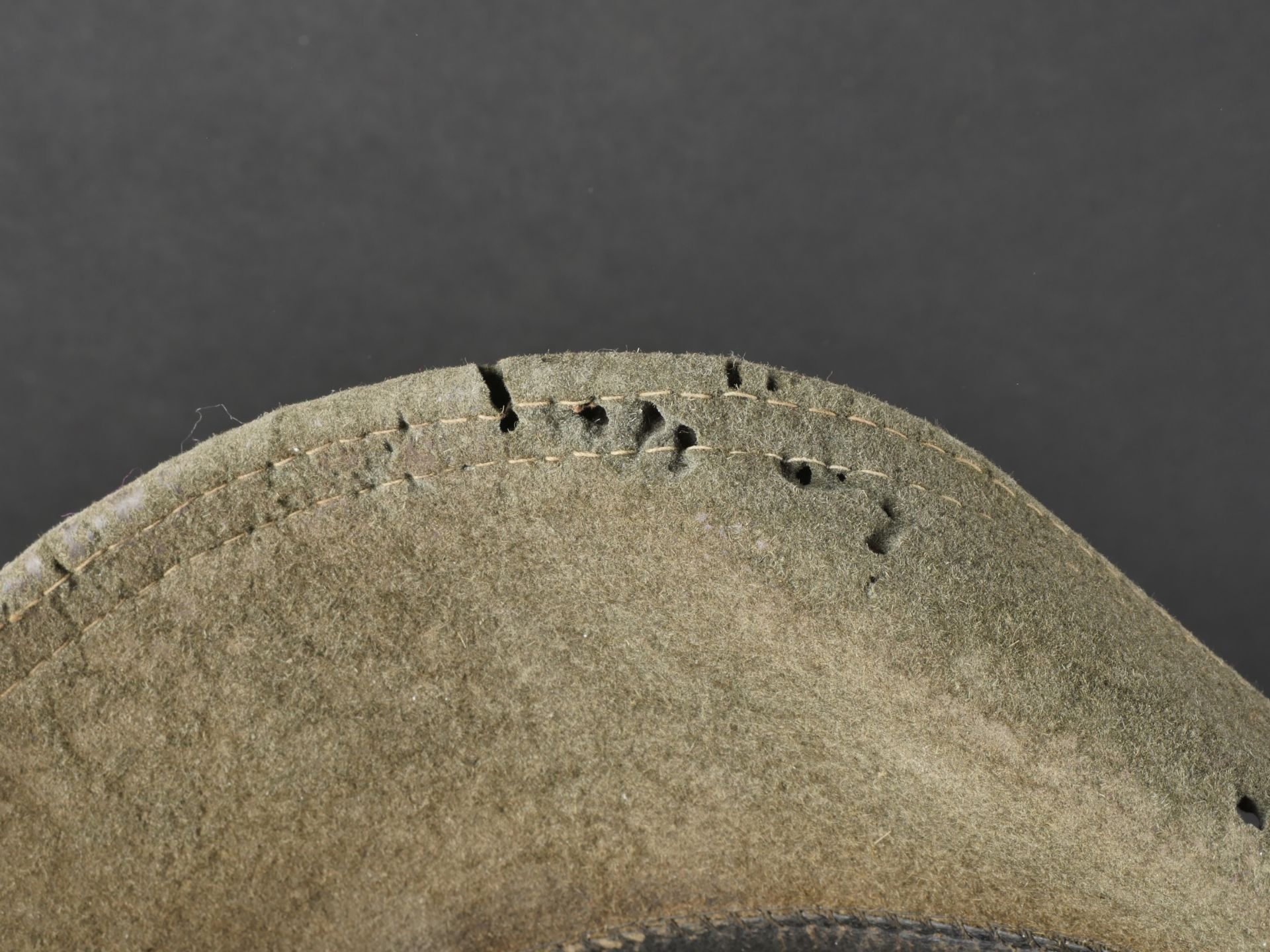 Trois chapeaux des troupes de Montagne. Three mountain troop hats. - Image 12 of 19