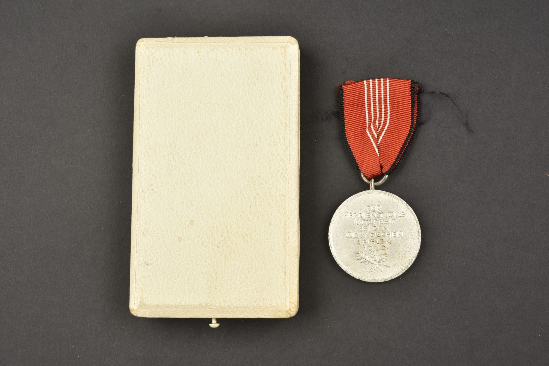 Medaille de service Jeux olympique. Service medal Olympic Games. - Image 2 of 5