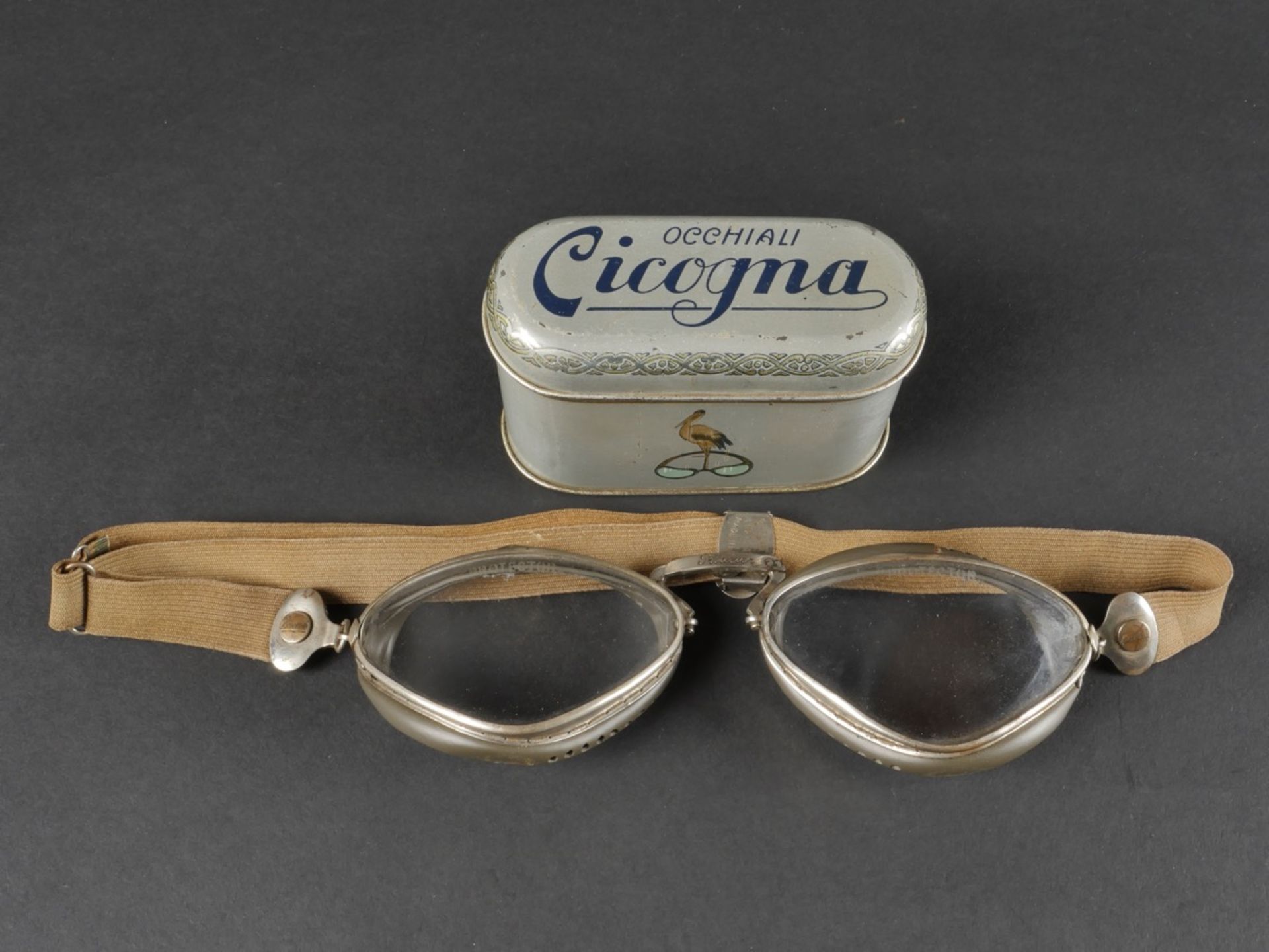 Lunette anti-poussiere pour officier. Officer s dust goggle.