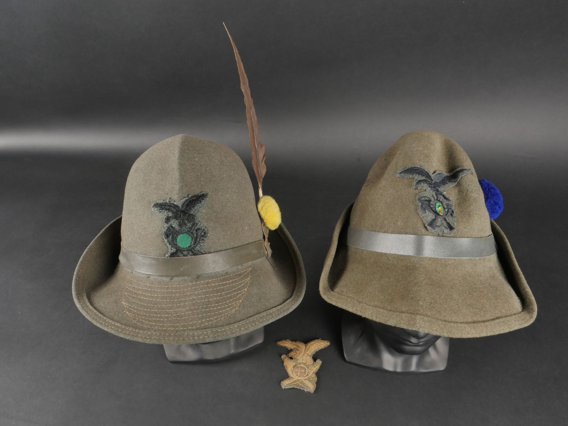 Deux chapeaux des Alpinis. Two Alpinis hats.
