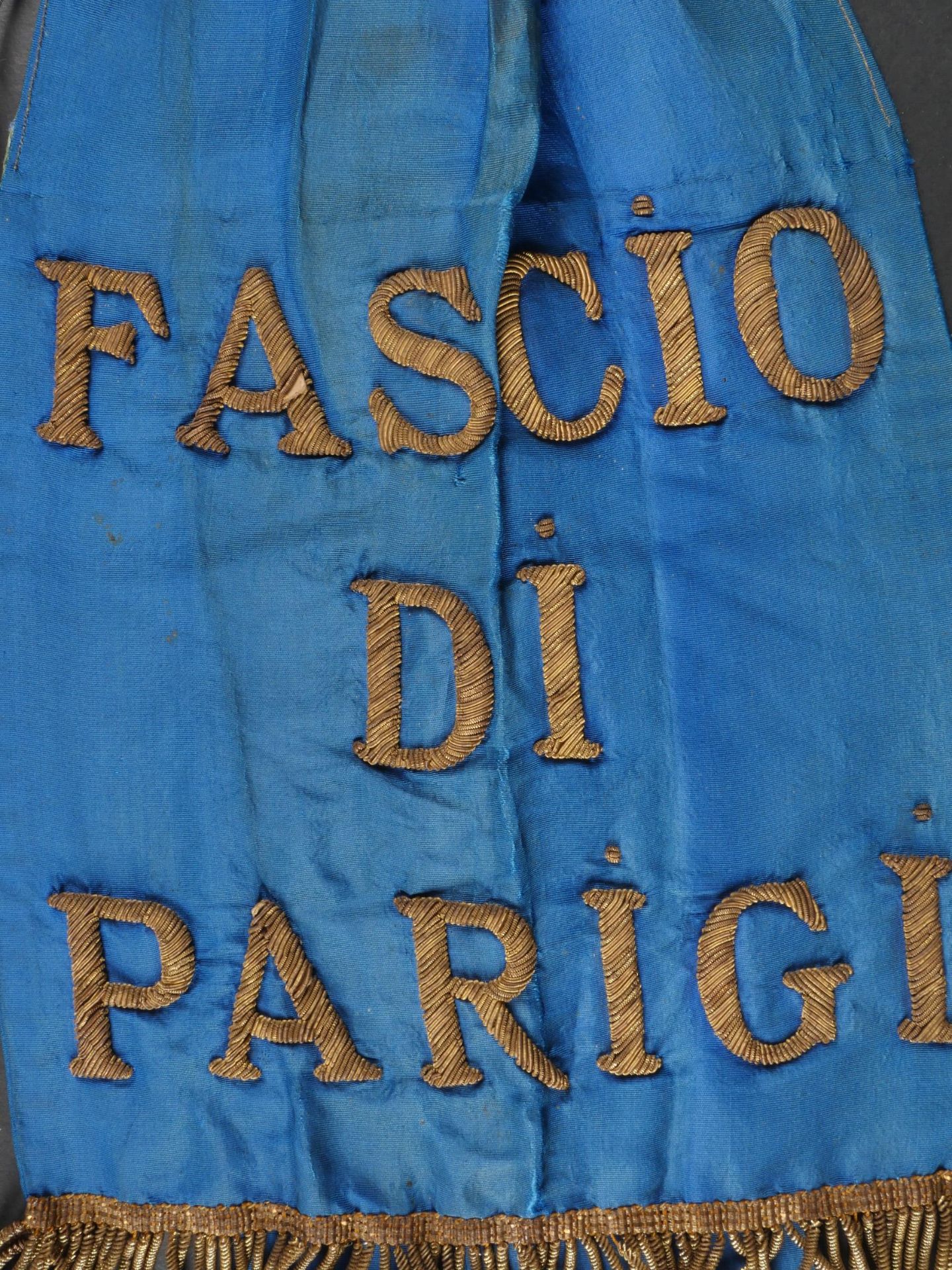 Drapeau du faisceau italien de Paris. Flag of the Italian cluster in Paris. - Bild 13 aus 16