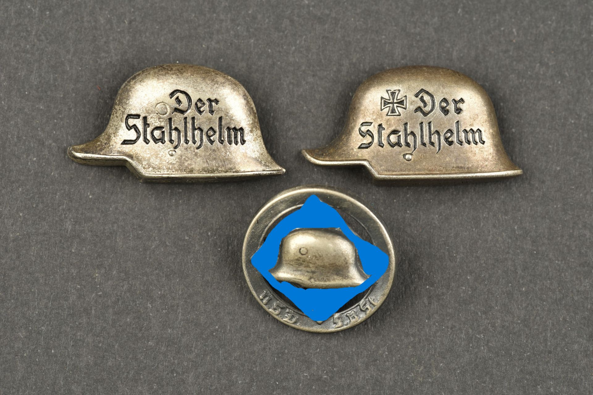 Insigne Der Stahlhelm. Der Stahlhelm insignia.