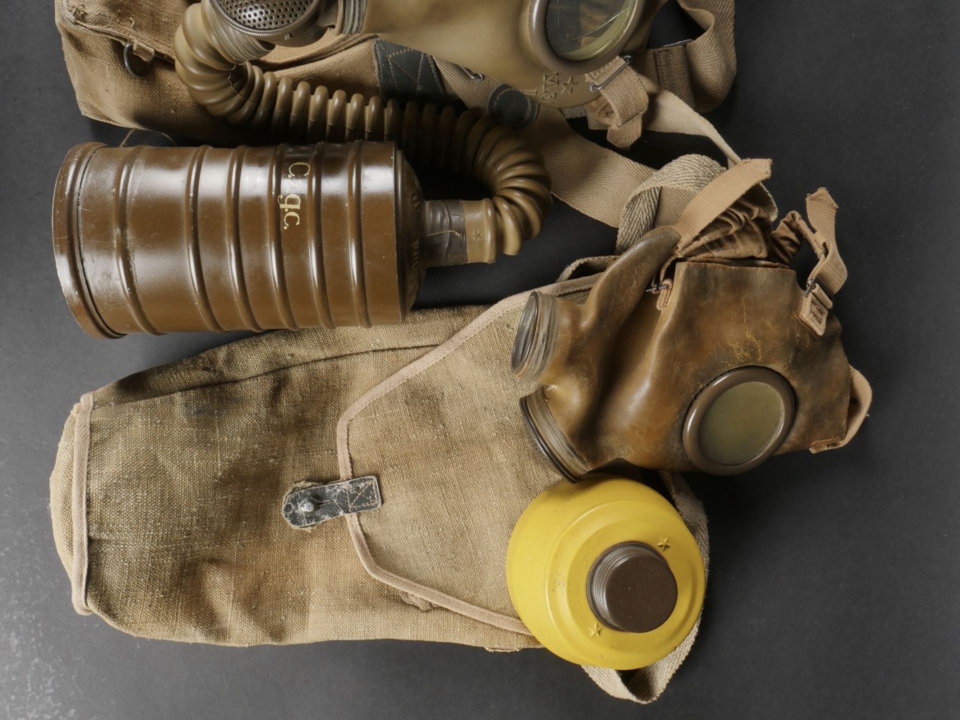 Masques anti-gaz. Gas masks. - Image 4 of 19