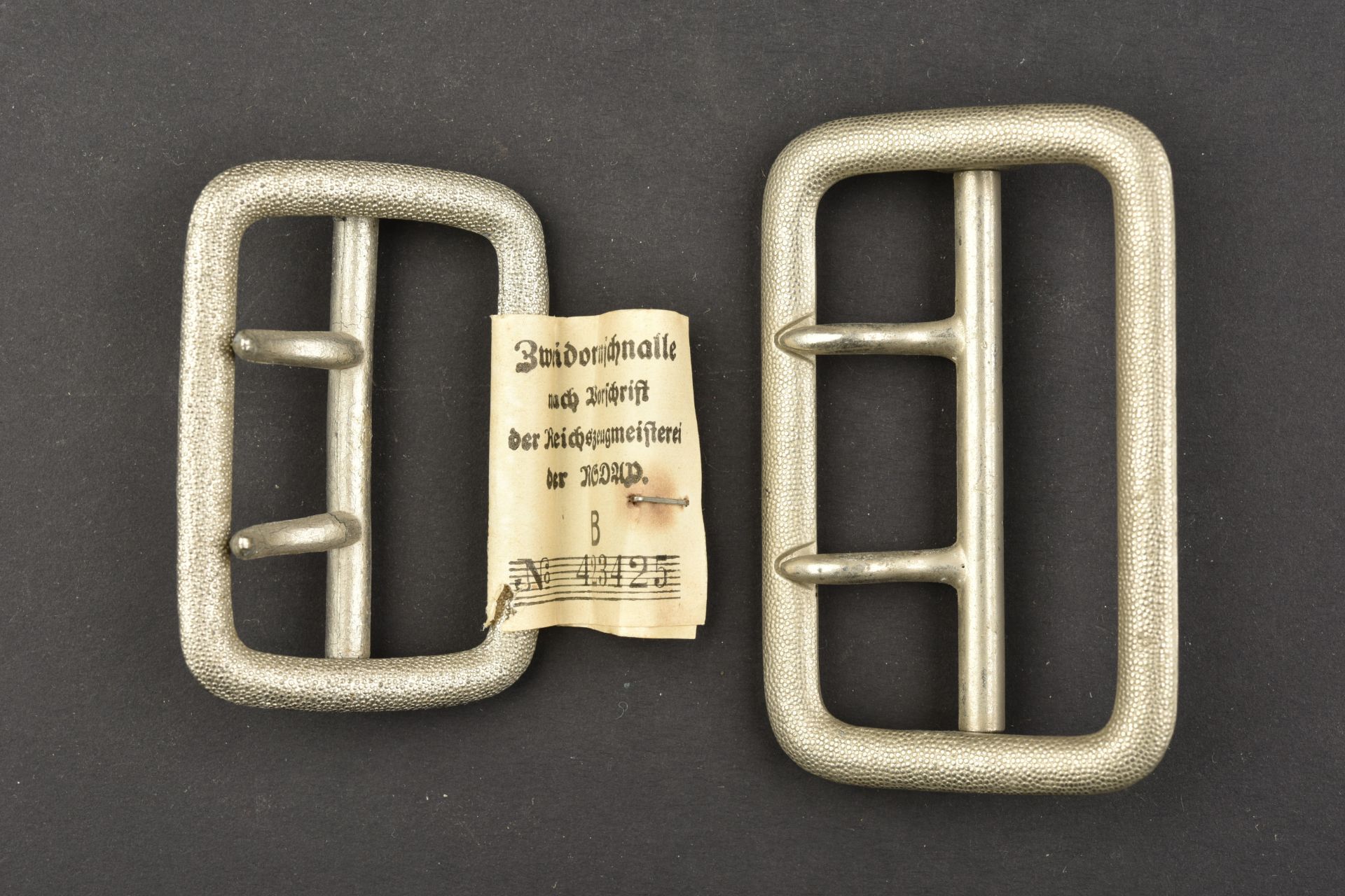 Boucles de ceinturon NSDAP. NSDAP belt buckles.