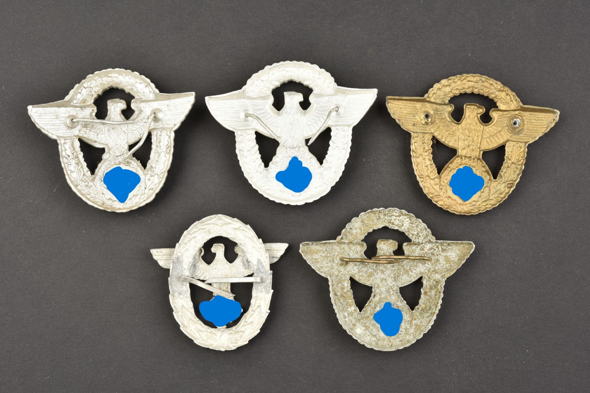 Insignes de coiffure polizei. Polizei headgear badges. - Bild 2 aus 2