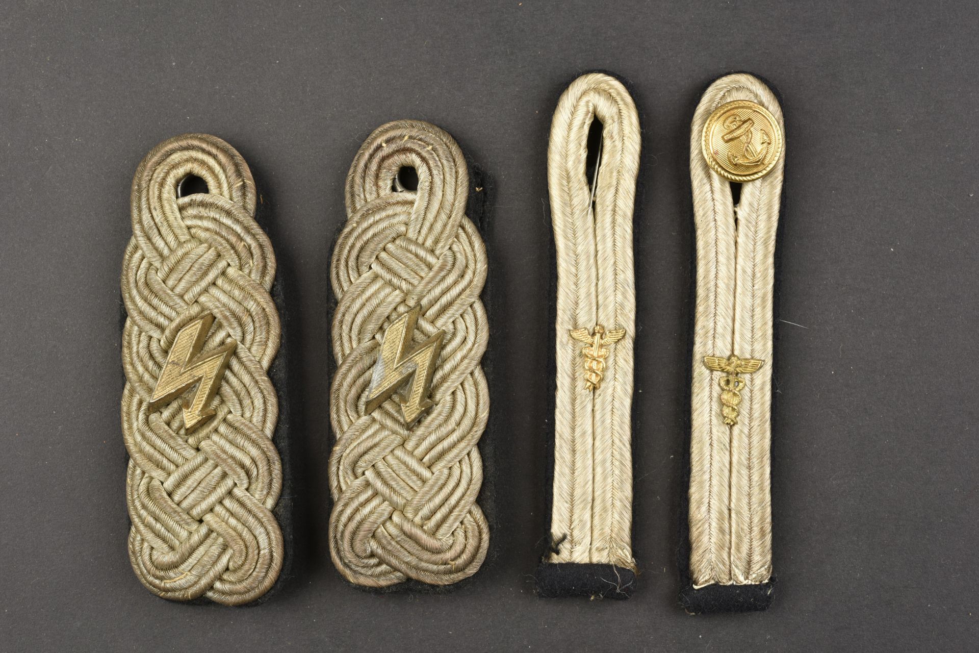 Pattes d epaule Kriegsmarine. Kriegsmarine shoulder straps.