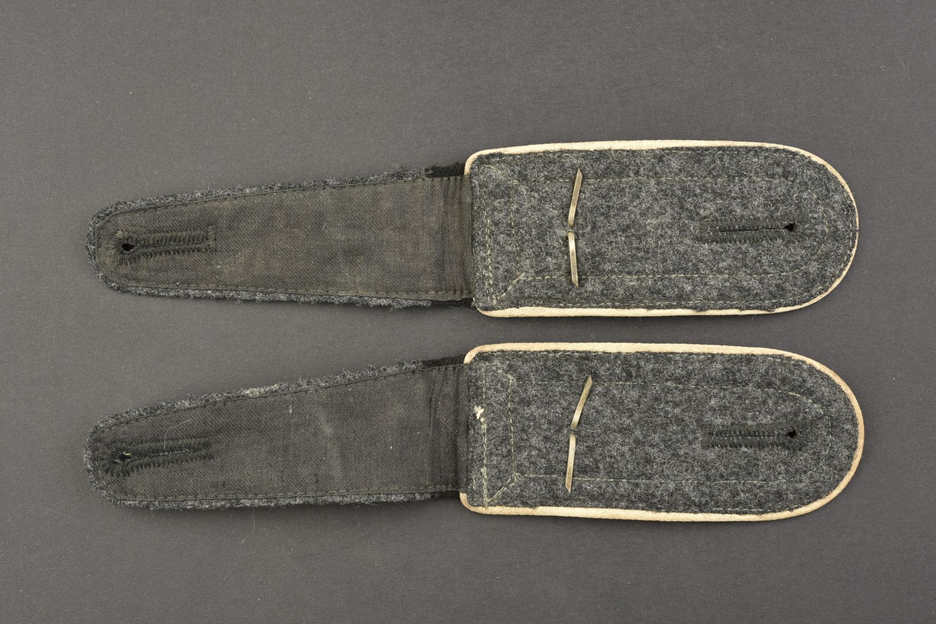 Pattes d epaules HG. Hermann Goring shoulder tabs.  - Image 2 of 3