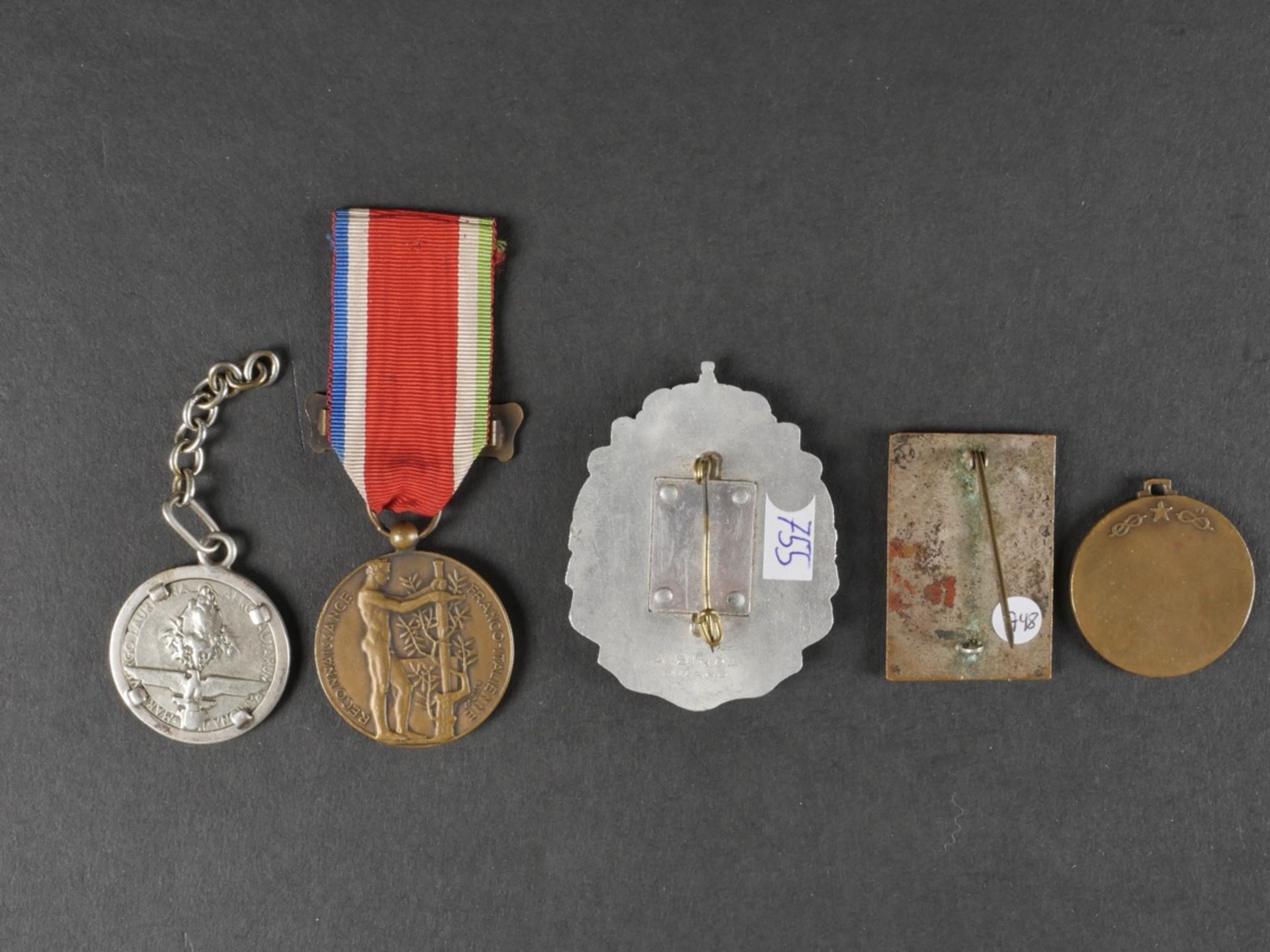 Lot de 21 insignes civils et militaires. Lot of 21 civilian and military badges. - Image 9 of 9