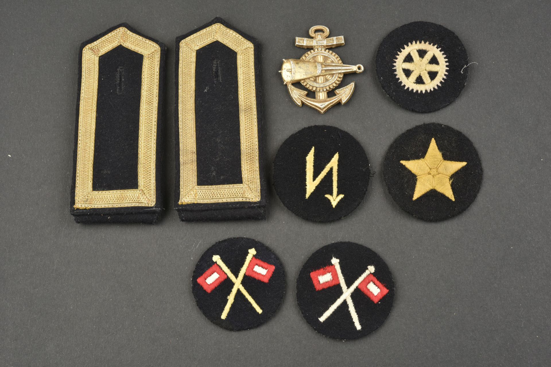 Insignes Kriegsmarine. Kriegsmarine insignia.