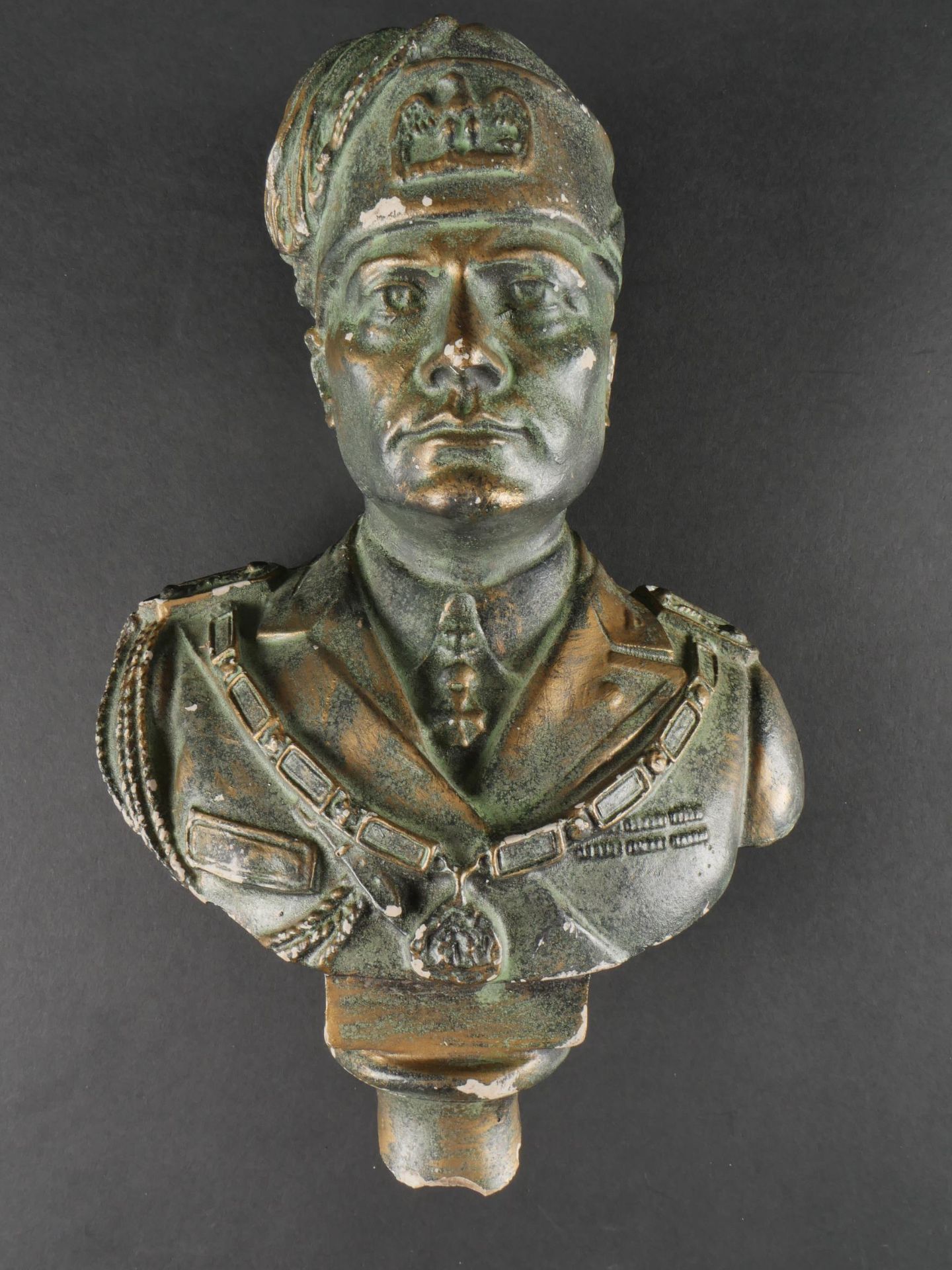 Buste de Benito Mussolini. Benito Mussolini bust.