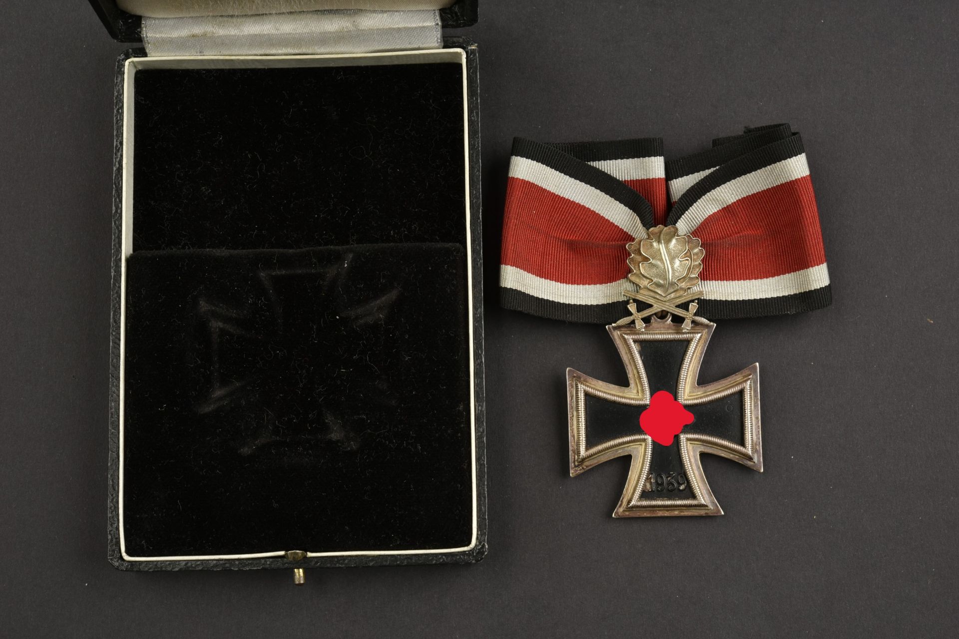 Reproduction de Croix de Chevalier. Reproduction of a Knight s Cross. - Image 12 of 17