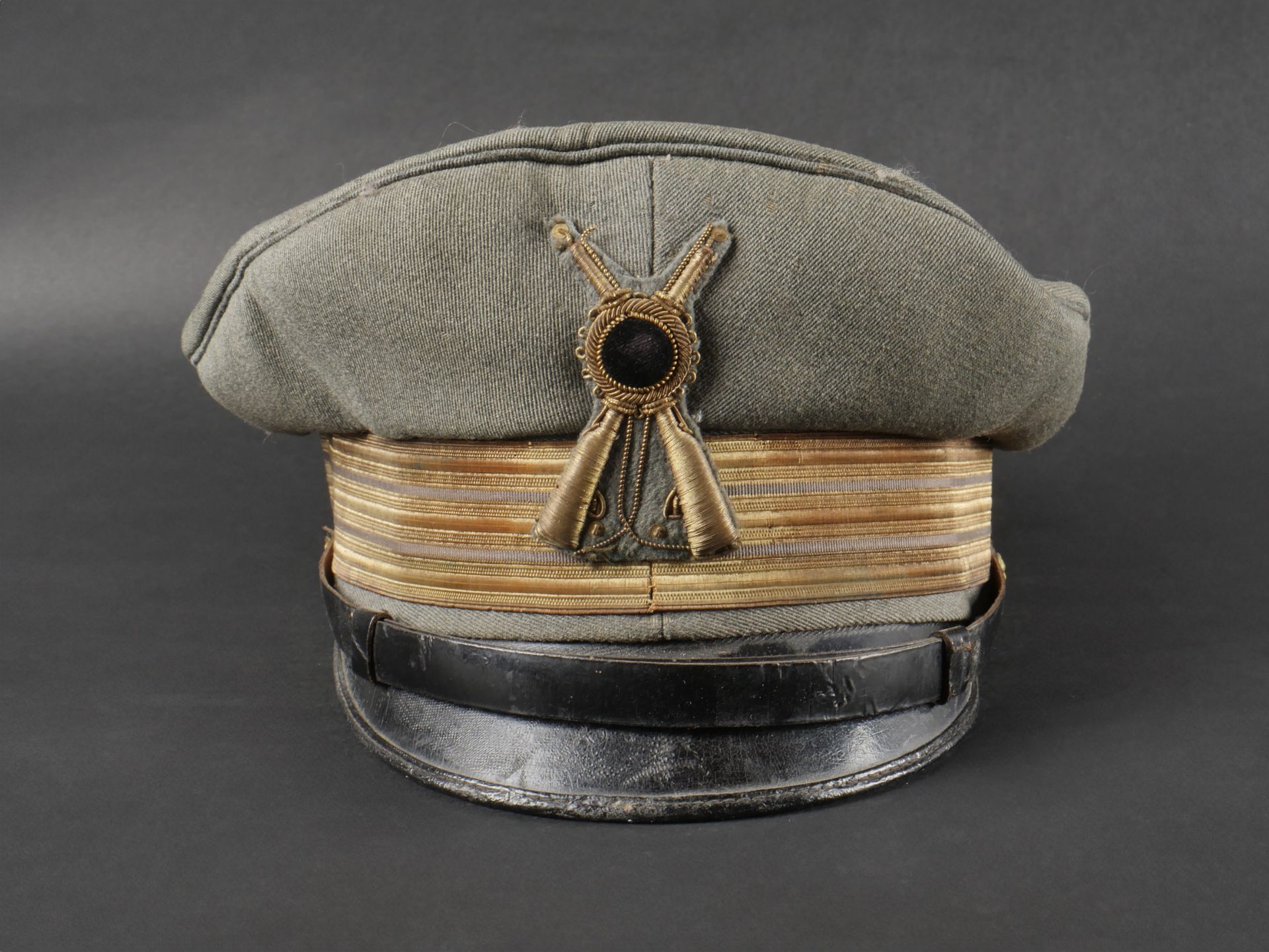Casquette de capitaine dinfanterie. Infantry captain s cap.