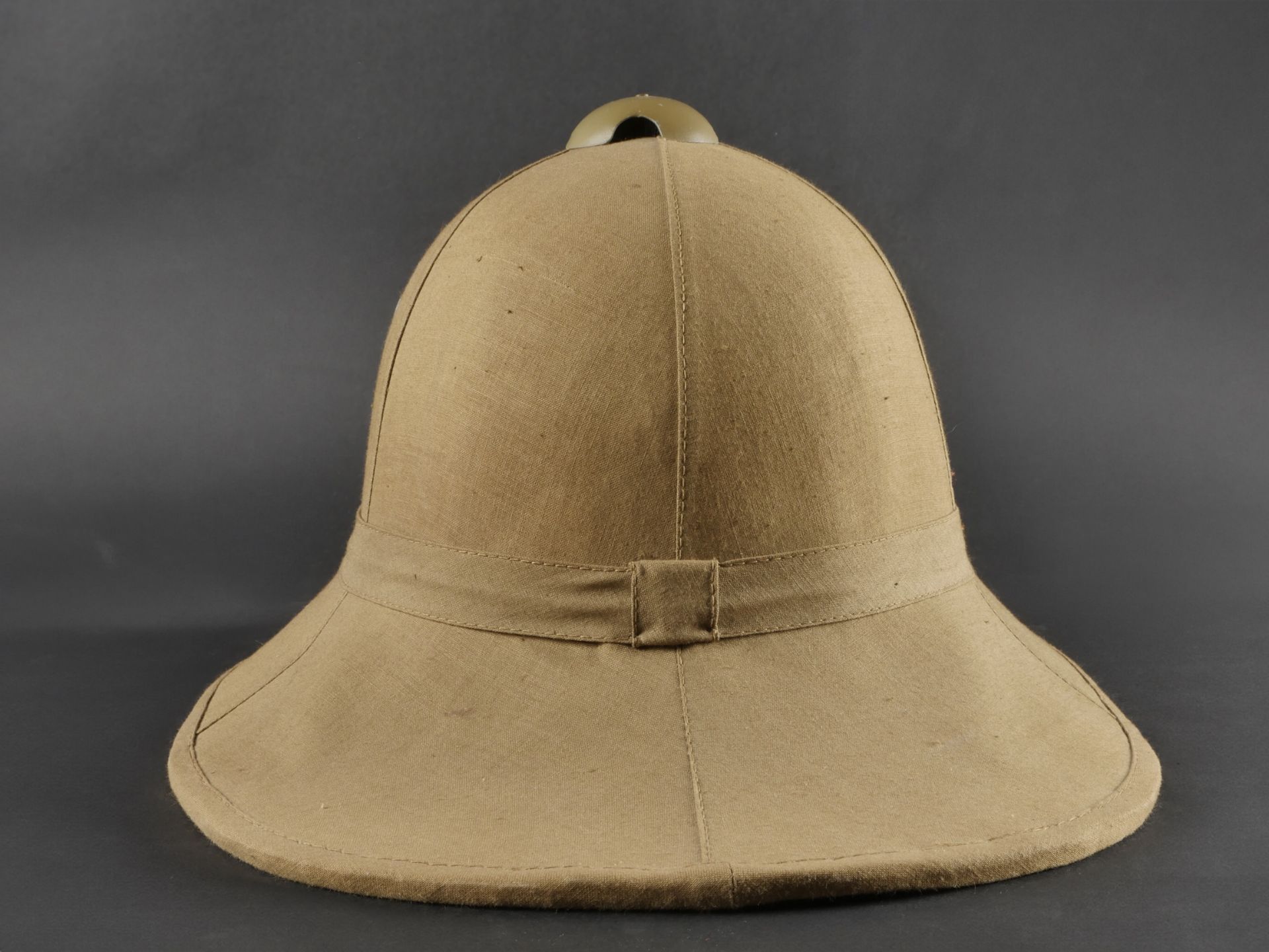 Casque tropicale du 53eme Regiment dInfanterie. Tropical helmet of the 53rd Infantry Regiment. - Image 8 of 19