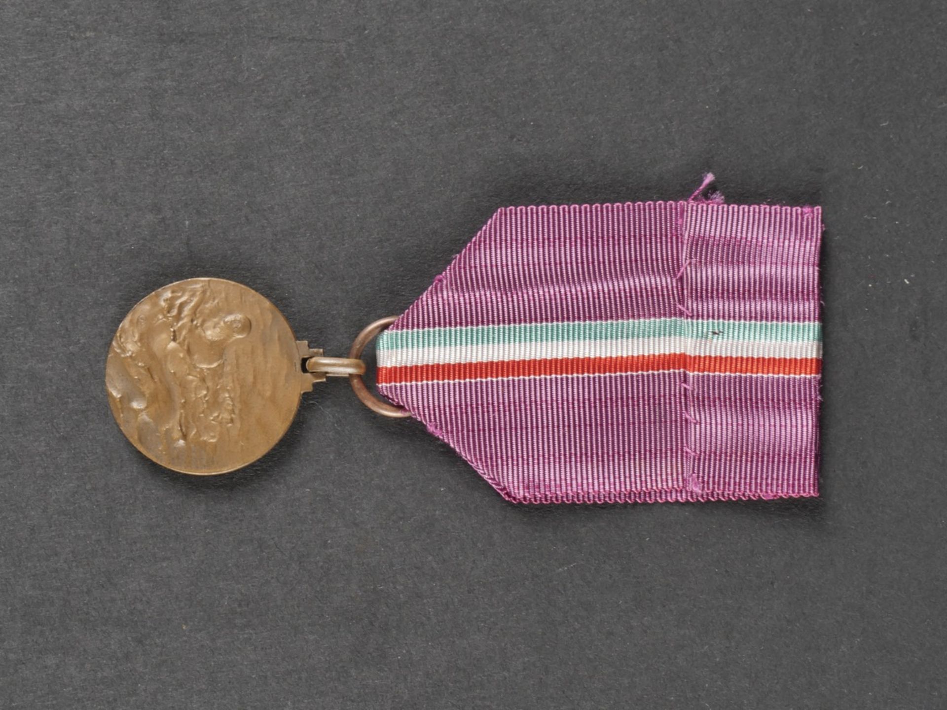 Glaive de recompense pour le 100 metres dos des championnats sportifs de la jeunesse dEurope en 194 - Bild 19 aus 19