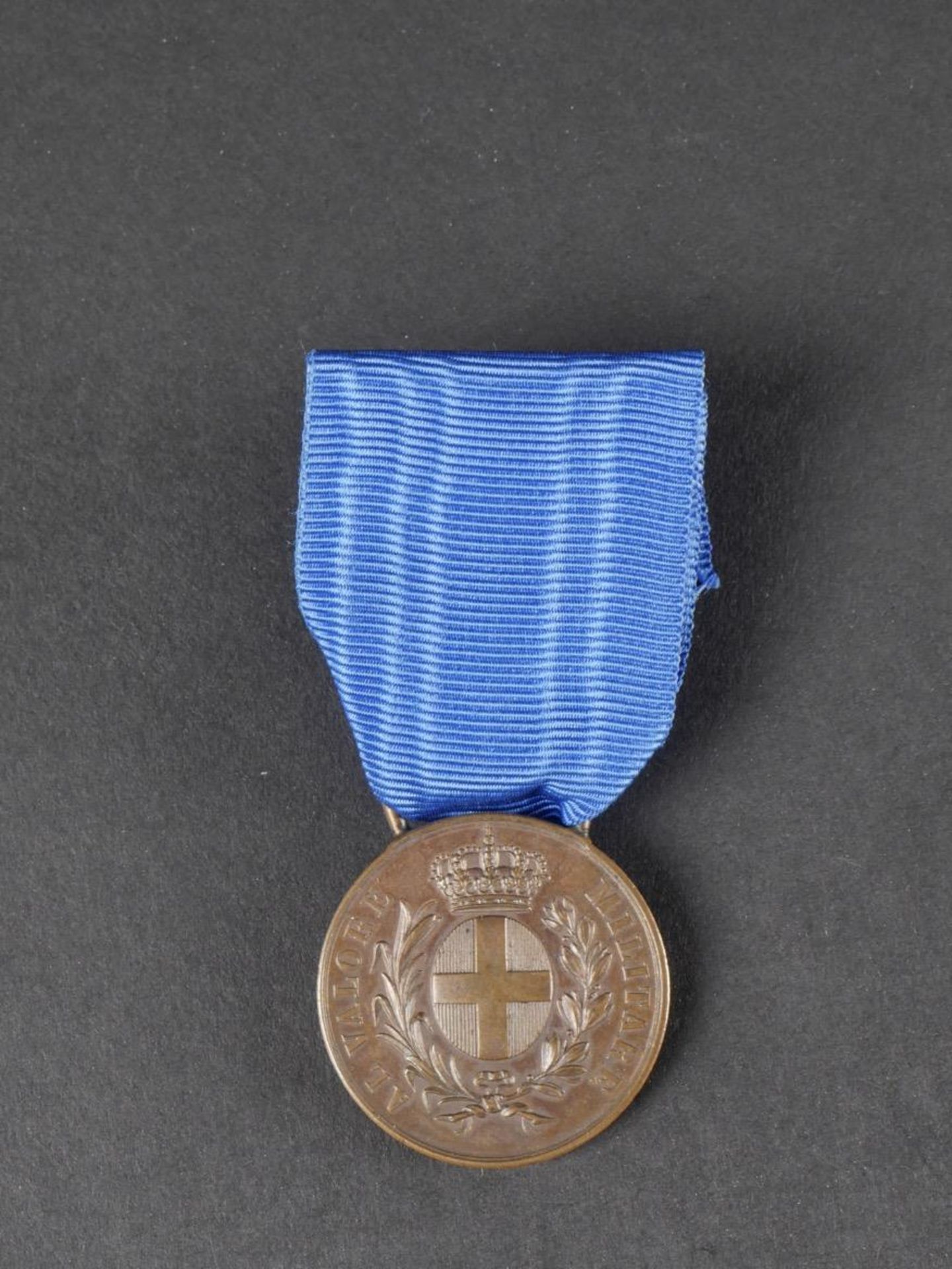 Medaille de la Valeur Militaire en bronze. Bronze Military Valor Medal.