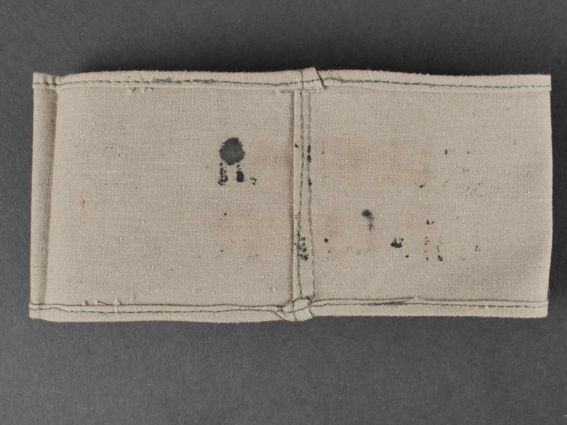 Lot de quatre brassards. Set of four armbands. - Image 19 of 19