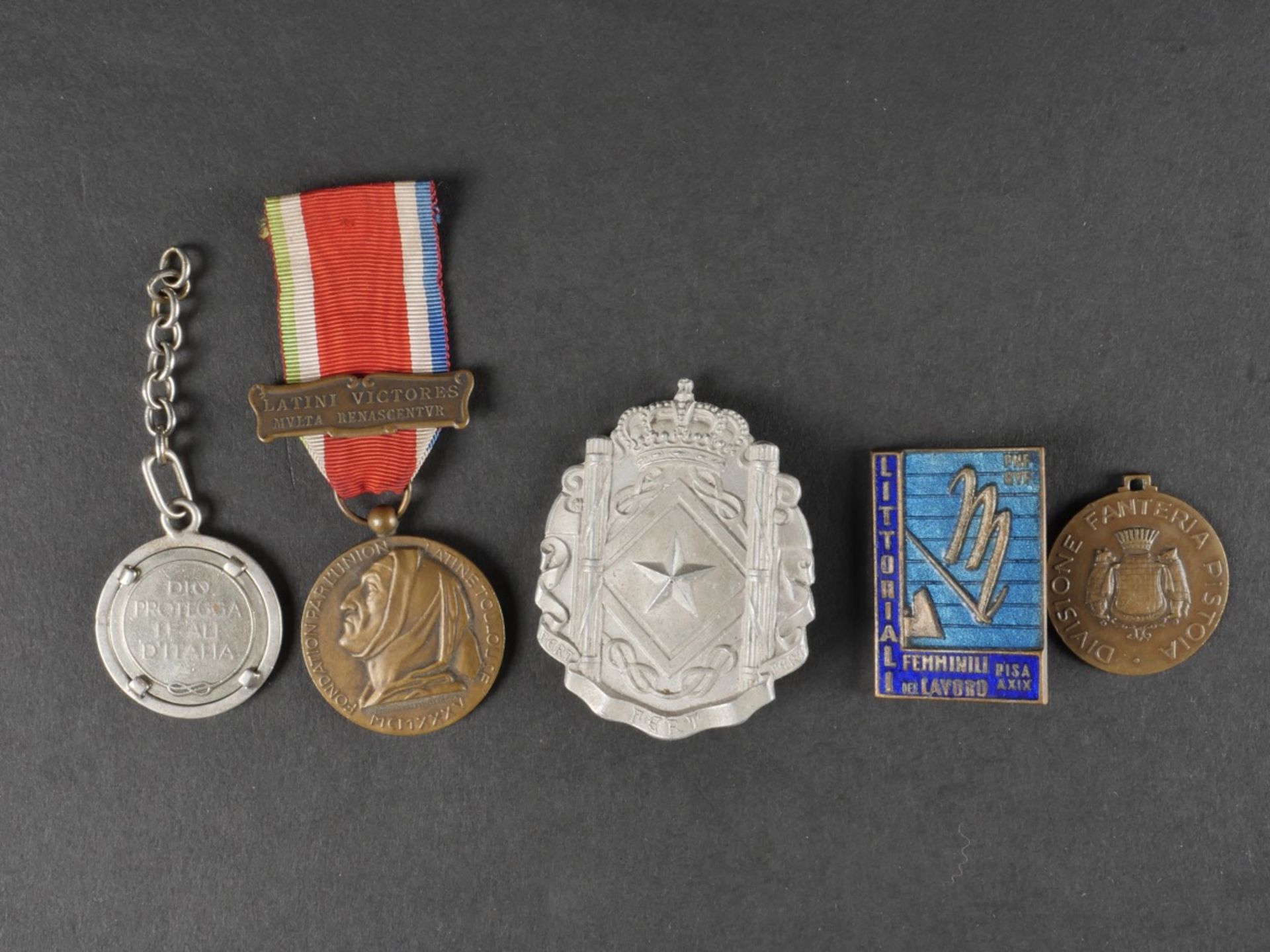 Lot de 21 insignes civils et militaires. Lot of 21 civilian and military badges. - Image 8 of 9