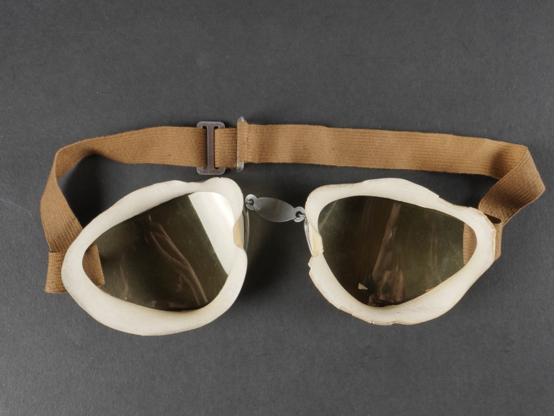 Lot de deux paires de lunettes de motocycliste. Set of two pairs of motorcycle goggles. - Bild 6 aus 12