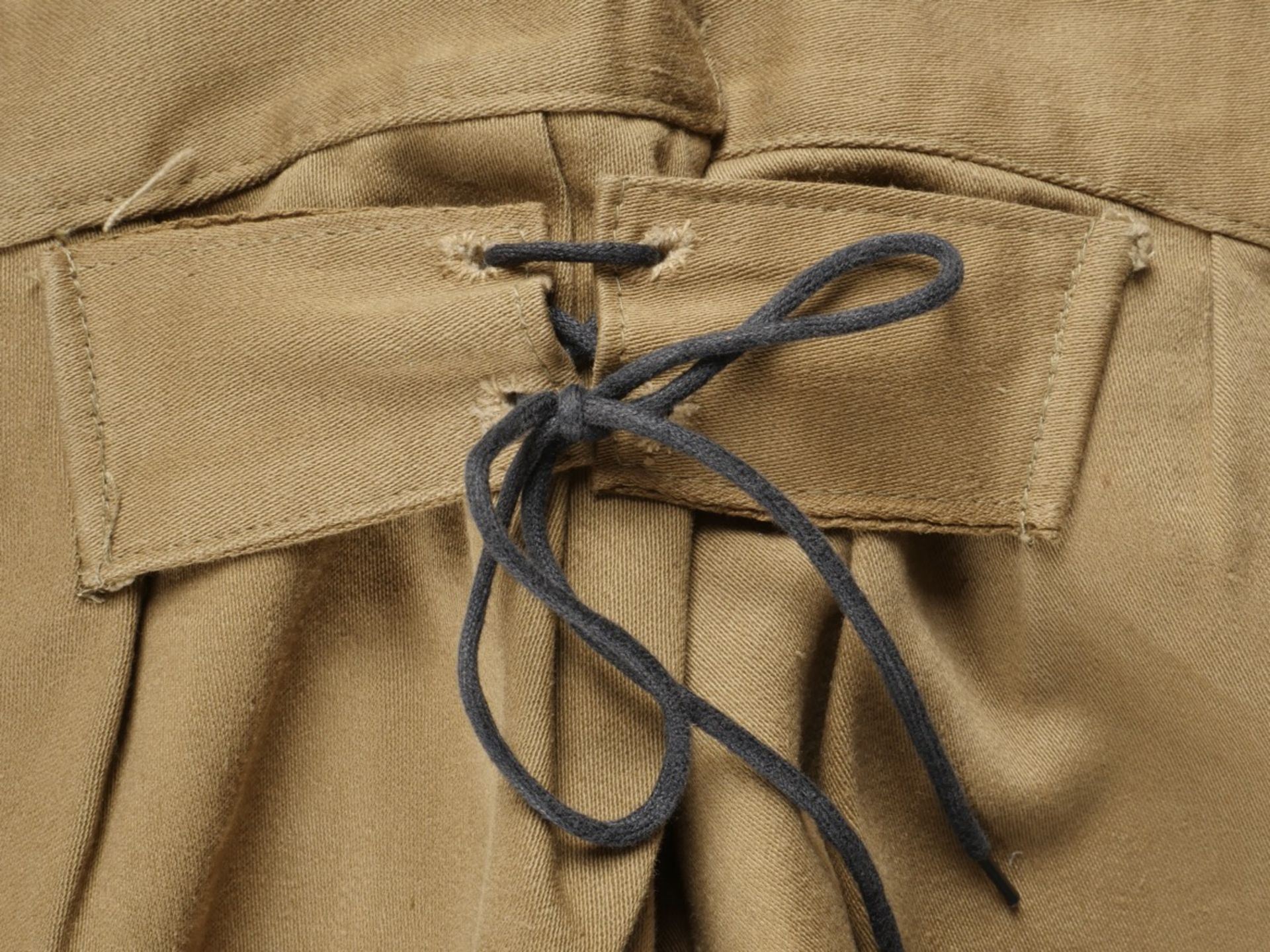 Pantalon tropicale troupe. Tropical troupe pants. - Image 11 of 19