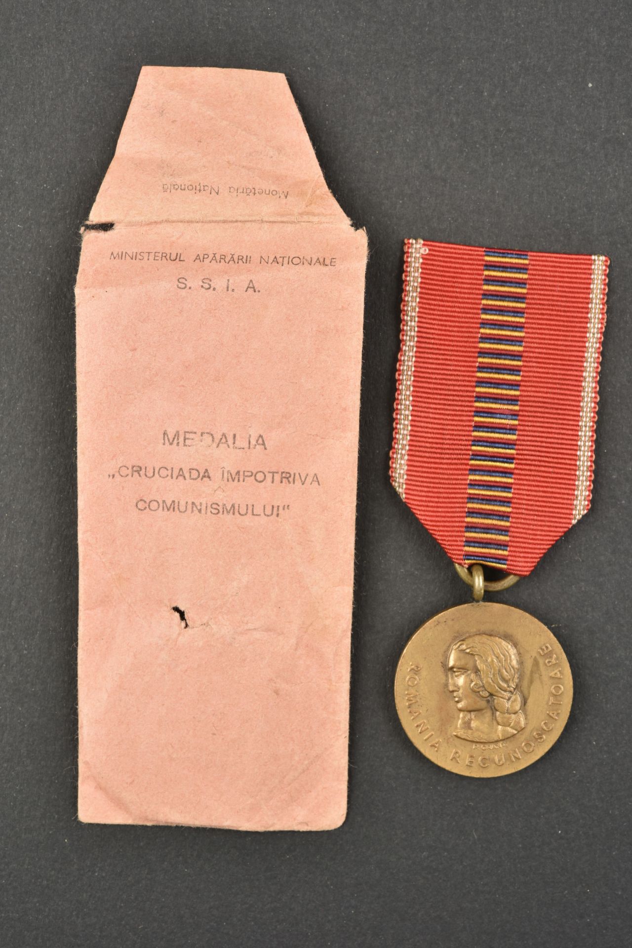 Medaille de la croisade contre le communisme. Medal for the crusade against communism.