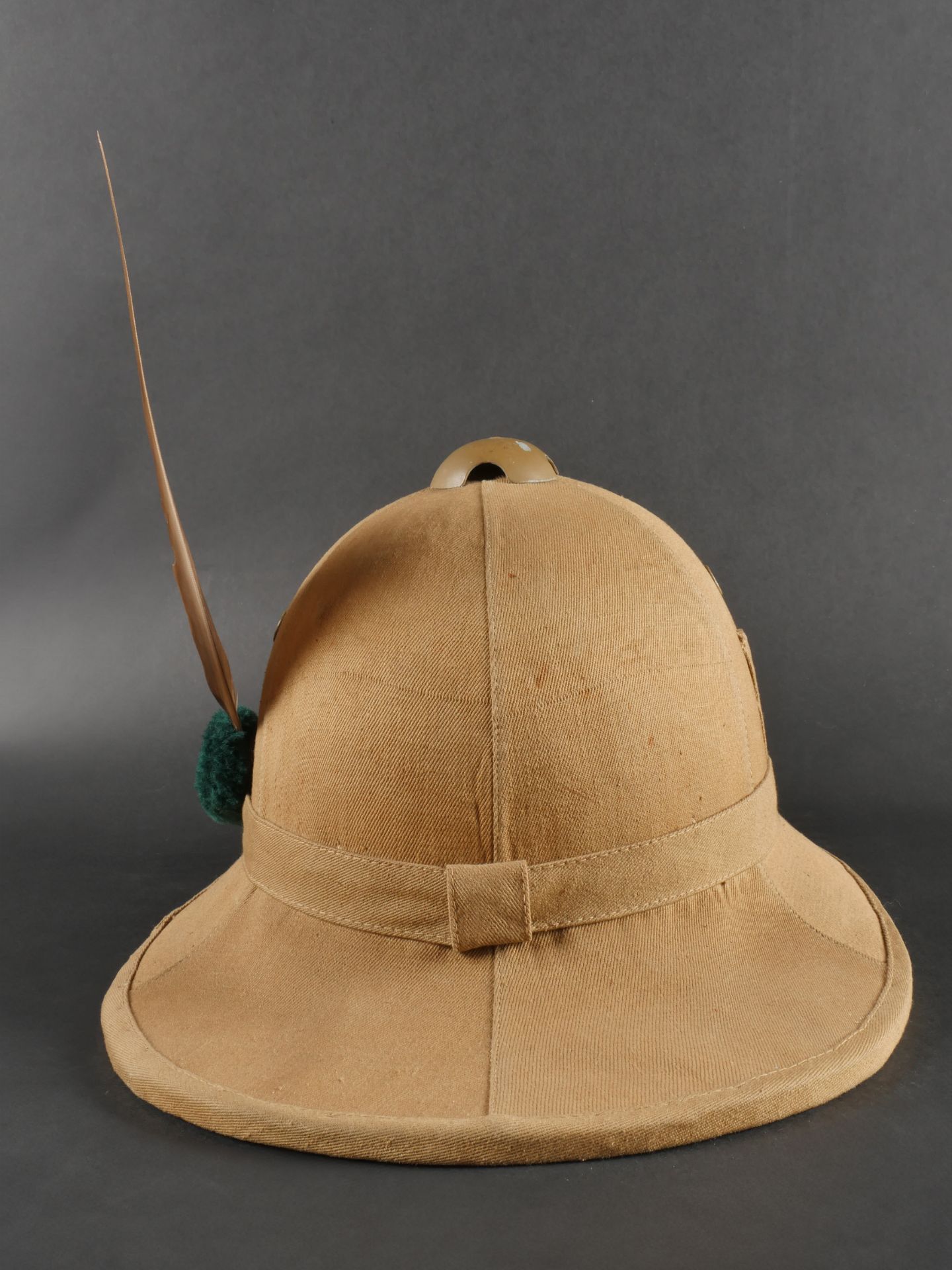 Casque tropicale du 22eme Bataillon dArtillerie Alpine. Tropical helmet of the 22nd Alpine Artiller - Bild 9 aus 19