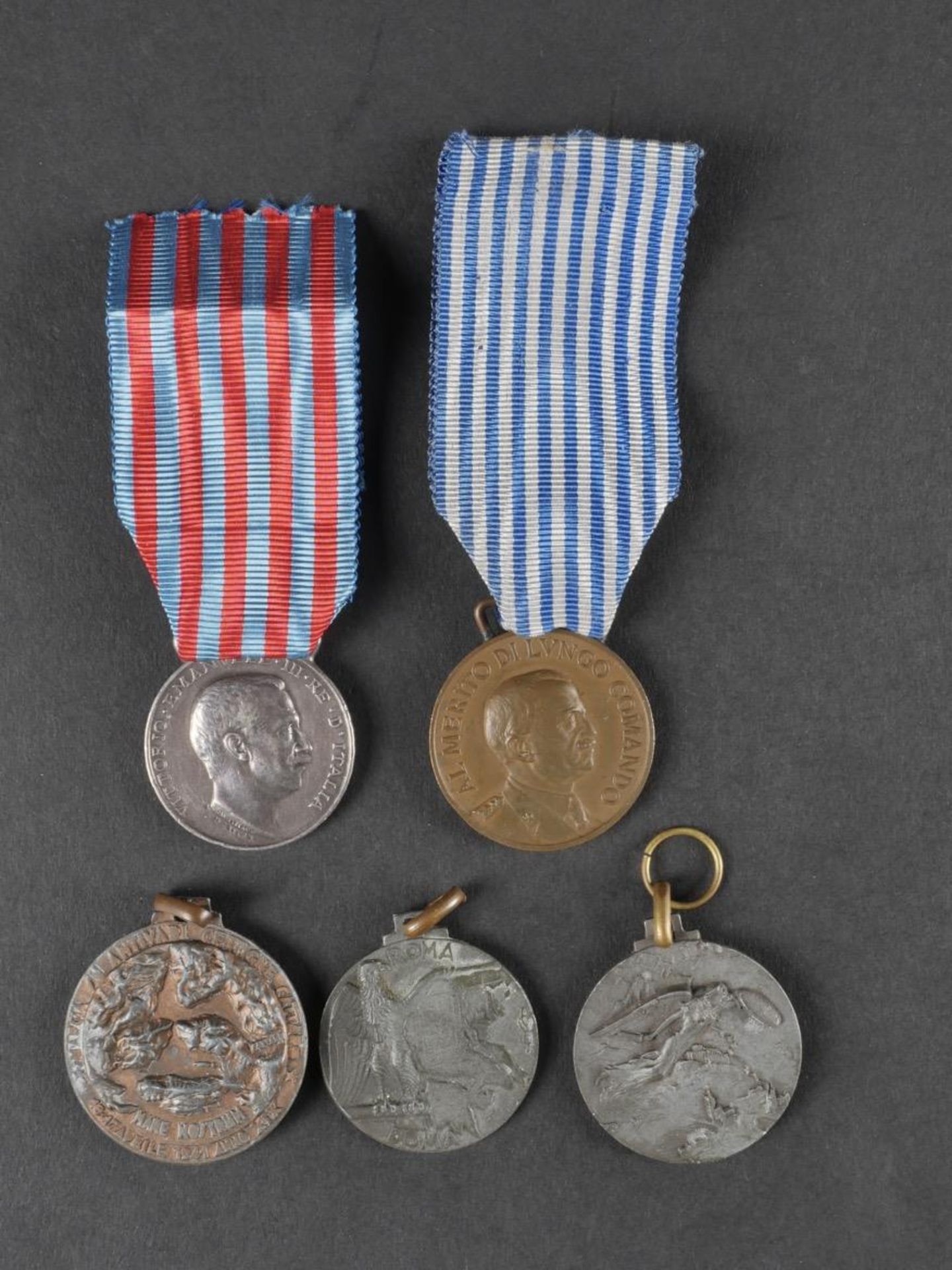 Lot de 5 medailles. Set of 5 medals.