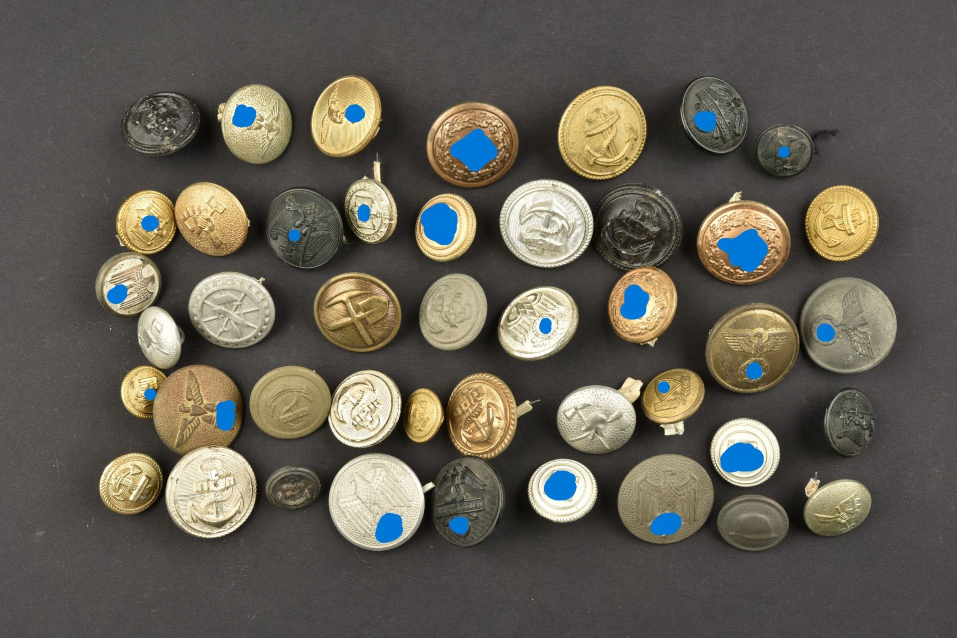 Boutons allemand. German buttons.