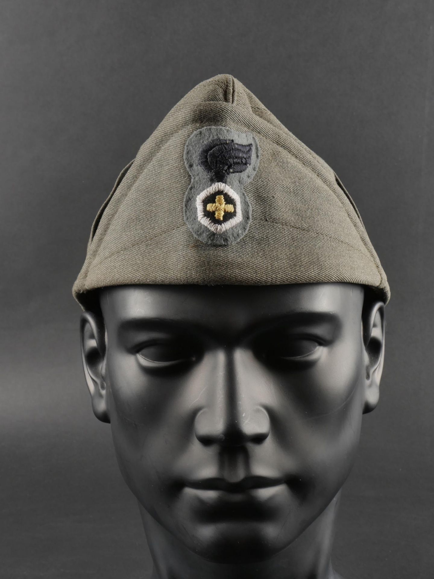 Deux calots dÕofficier de lÕarmee Royale italienne. Two Royal Italian Army officer s caps. - Bild 17 aus 20