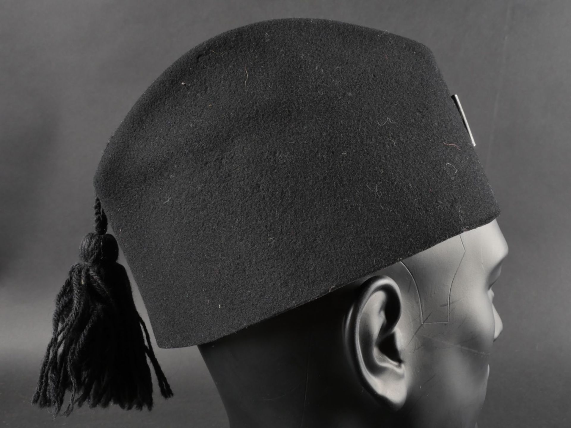 Coiffure de mouvement de jeunesse fasciste. Fascist youth movement headdress. - Image 6 of 11