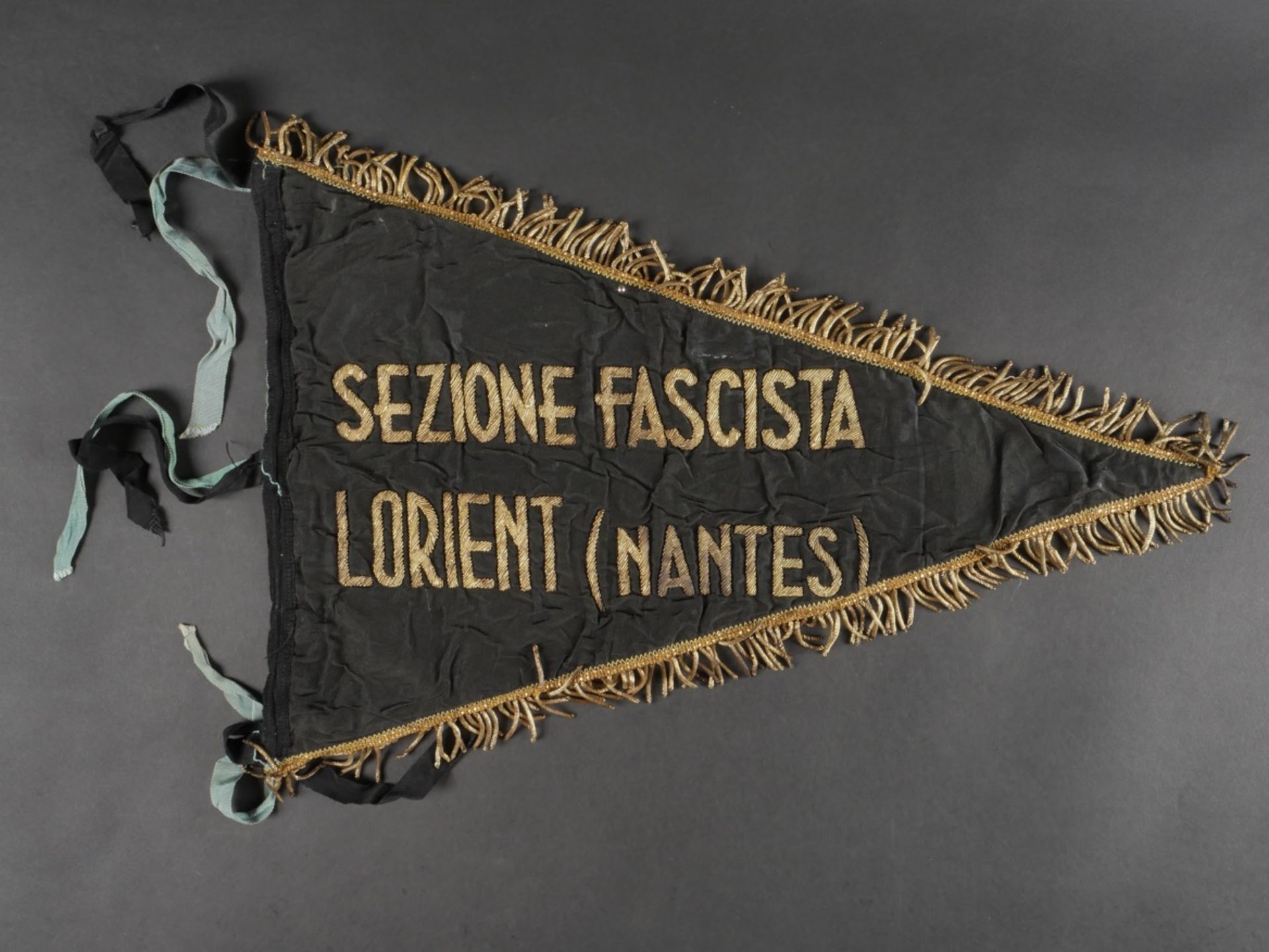 Fanion de la section fasciste de Lorient Nantes. Lorient Nantes fascist section pennant.