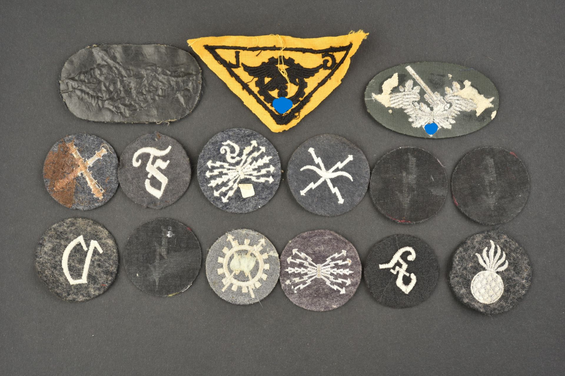 Insignes de specialite de la Luftwaffe. Luftwaffe specialty badges. - Image 2 of 2