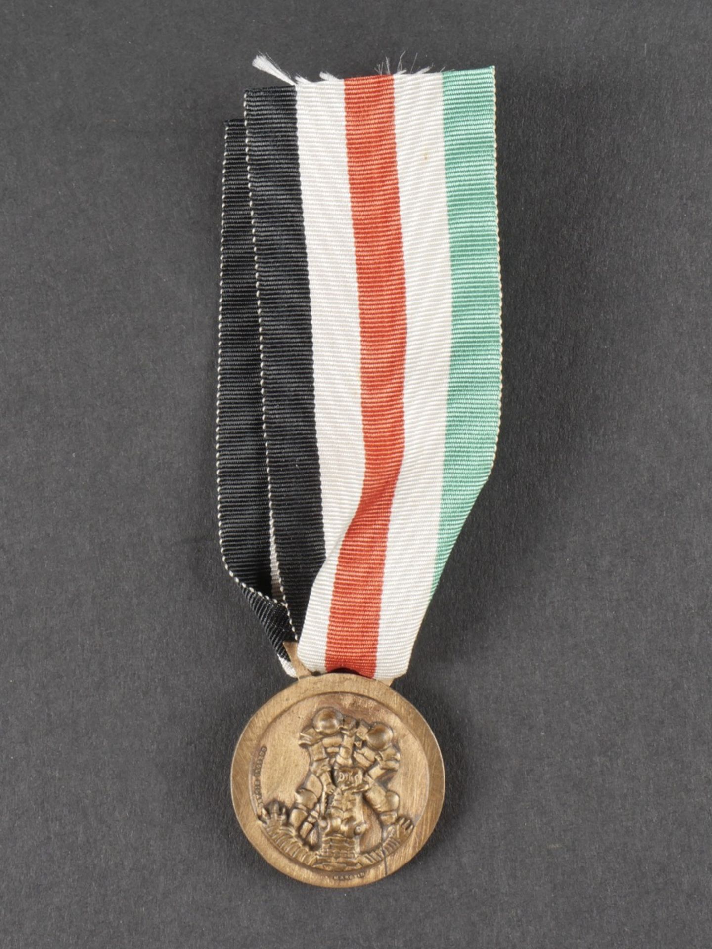 Medaille de la campagne italo-allemande en Afrique. Medal for the Italo-German campaign in Africa.