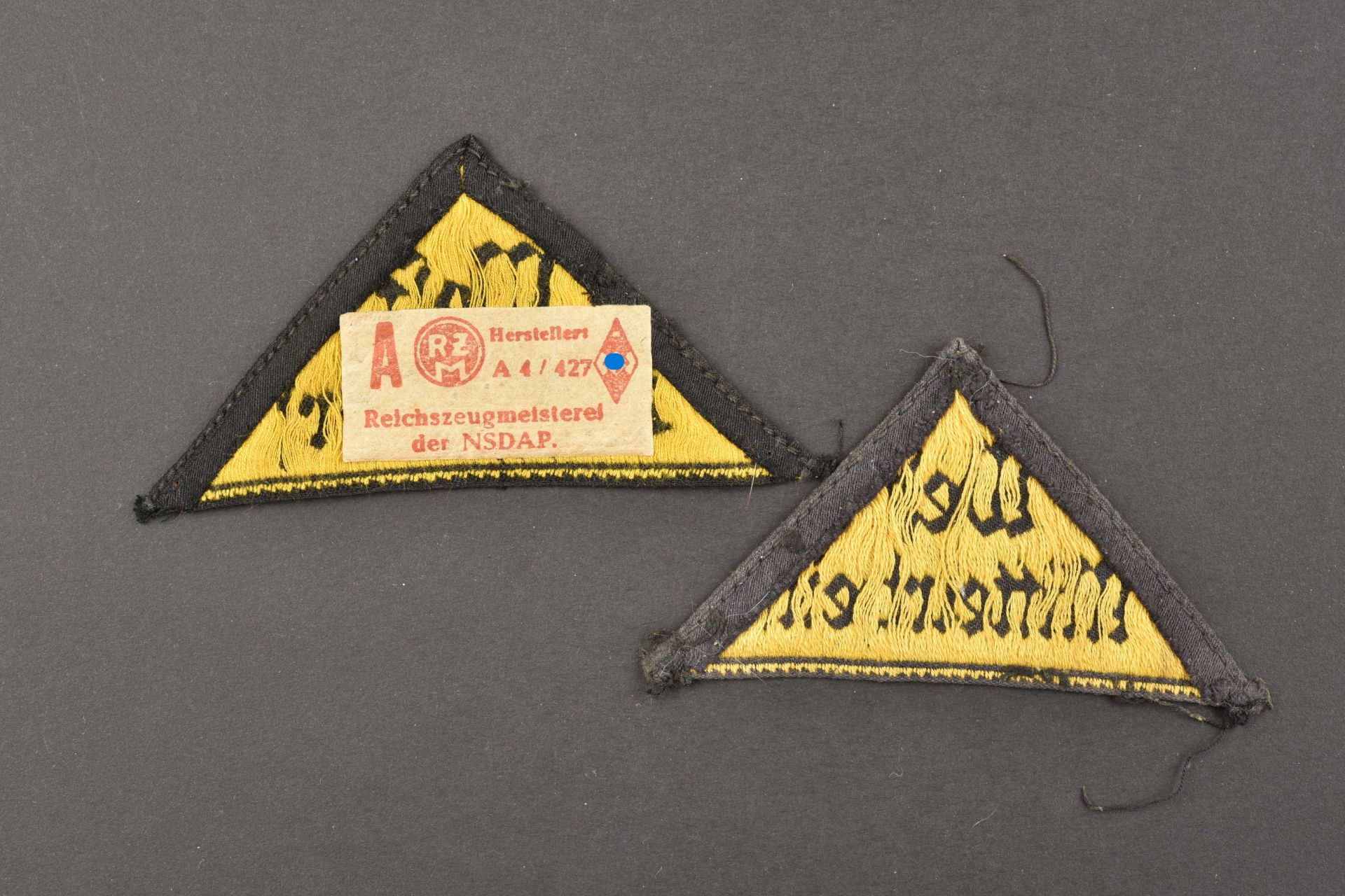 Triangles de bras HJ. Hj insignia. - Image 3 of 3