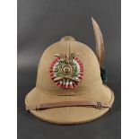 Casque tropicale du 22eme Bataillon dArtillerie Alpine. Tropical helmet of the 22nd Alpine Artiller