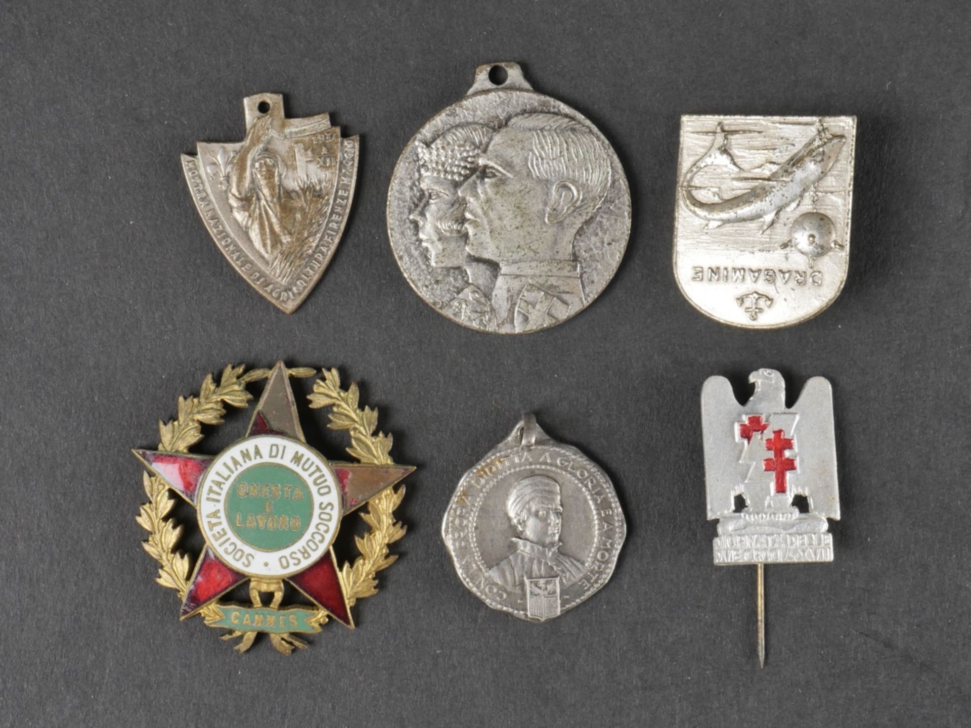 Lot de 21 insignes civils et militaires. Lot of 21 civilian and military badges. - Image 6 of 9