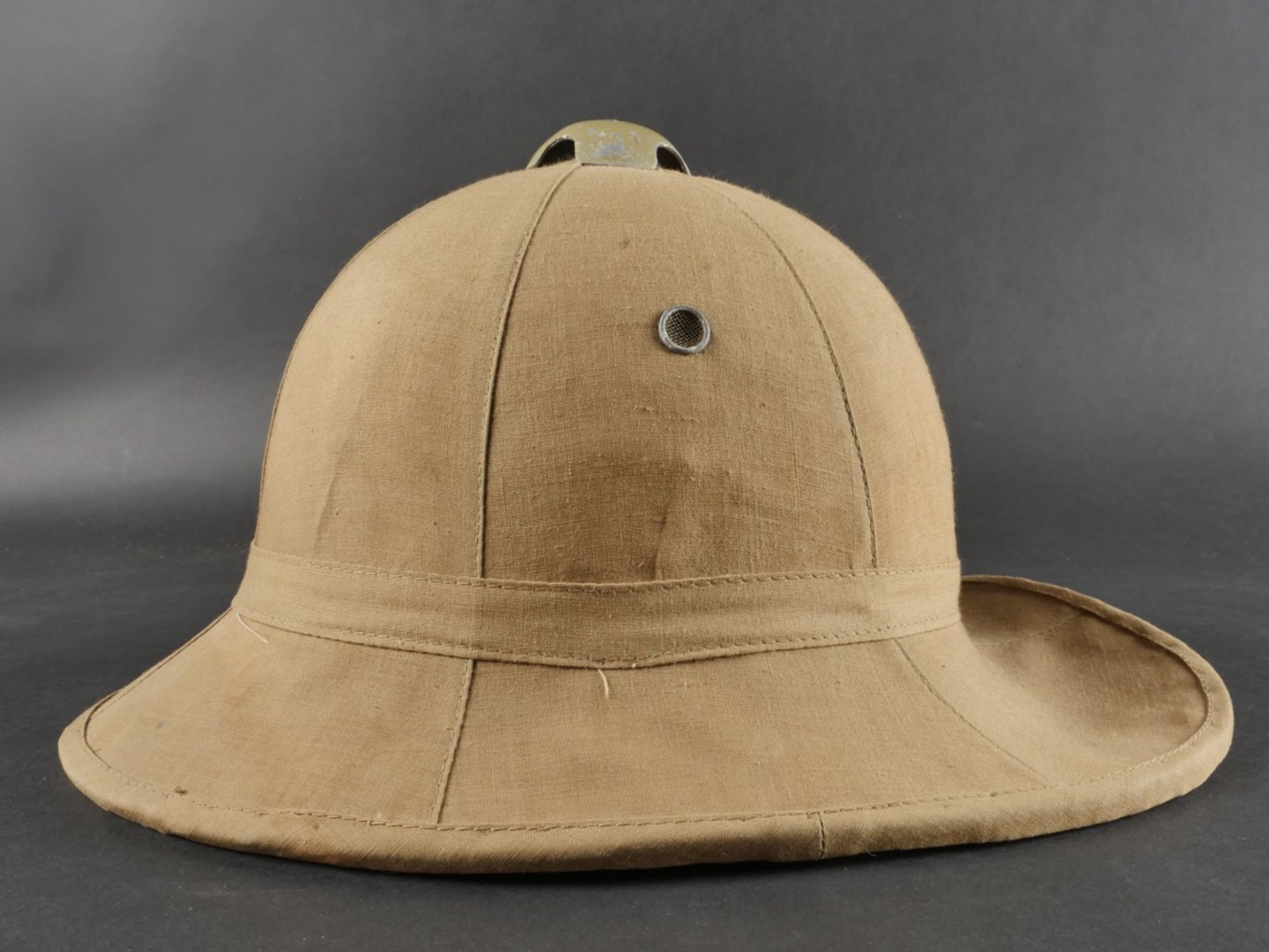 Casque tropical de larmee Royale italienne. Tropical helmet of the Royal Italian Army. - Image 6 of 16