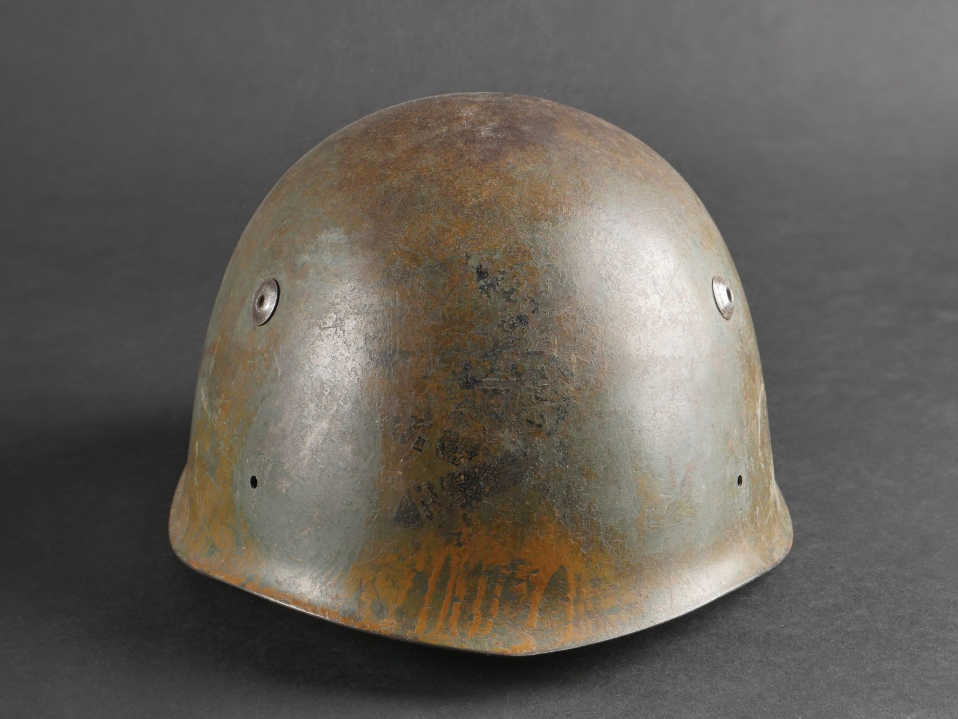 Casque italien de lartillerie de montagne. Italian mountain artillery helmet.