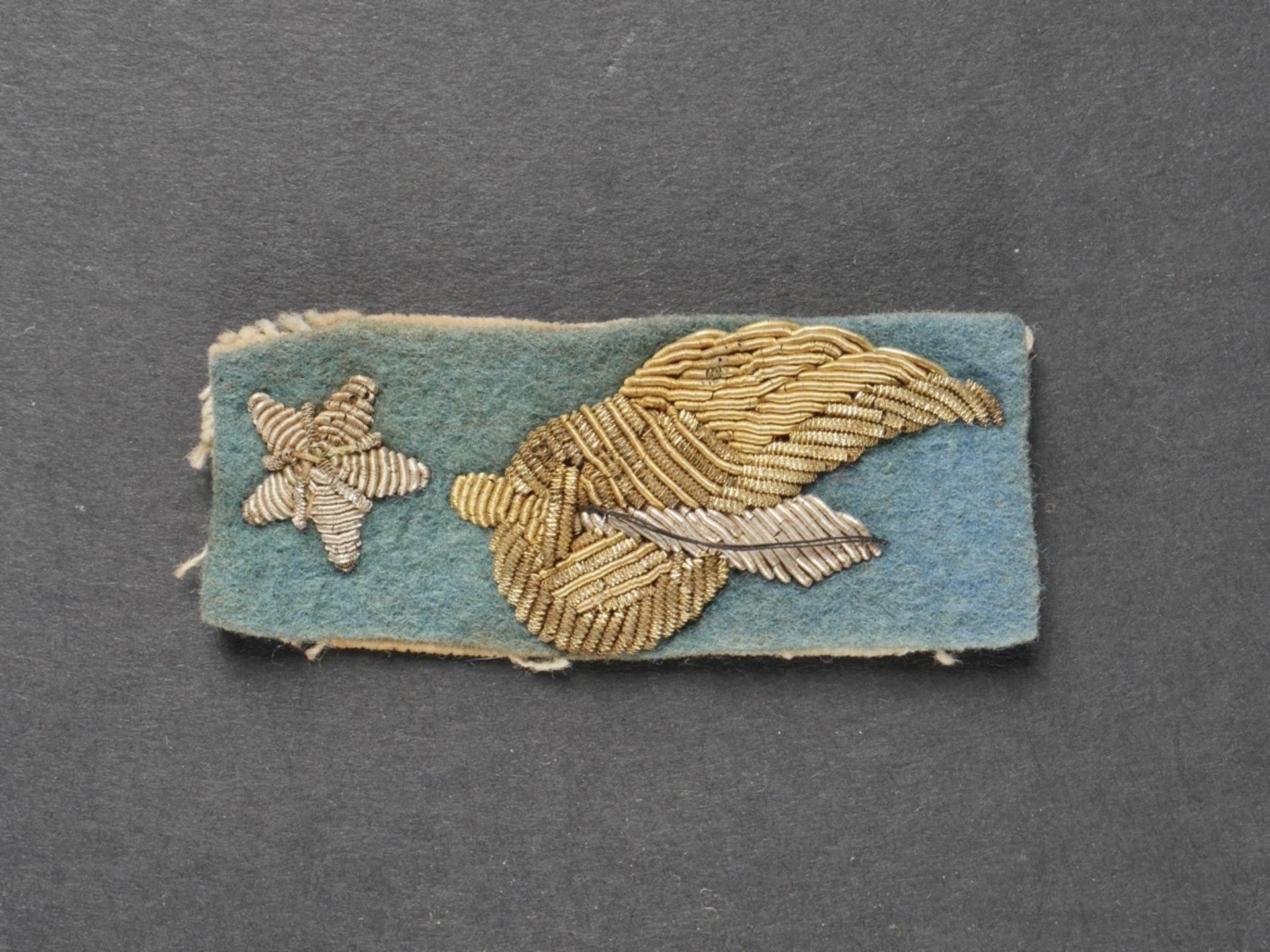 Lot de pattes de col des parachutistes. Pair of pouches for paratrooper s belt. - Image 6 of 10