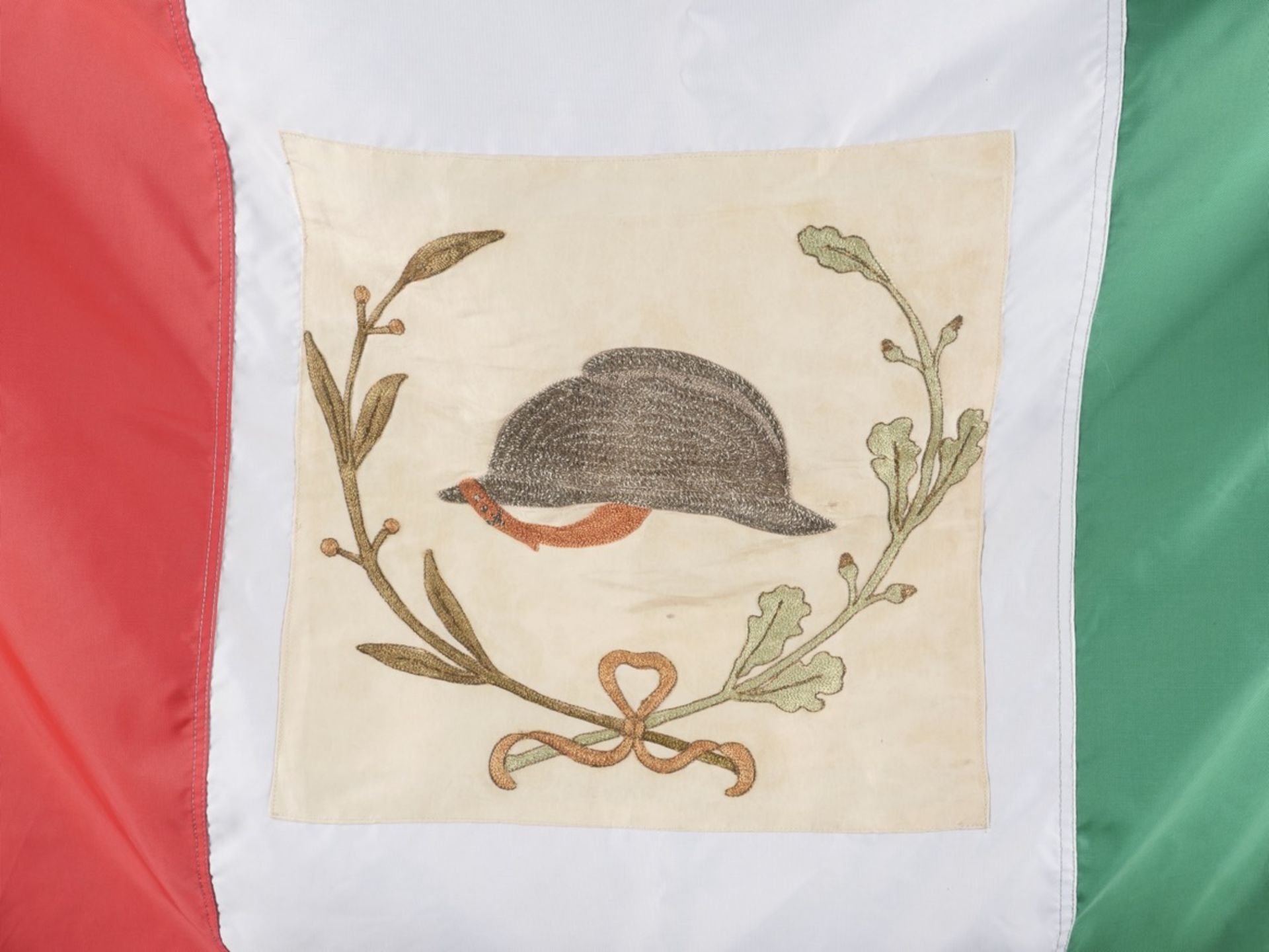 Drapeau de lAssociation Nationale des Combattants et Reservistes de la Federation de France. Flag o - Image 2 of 19