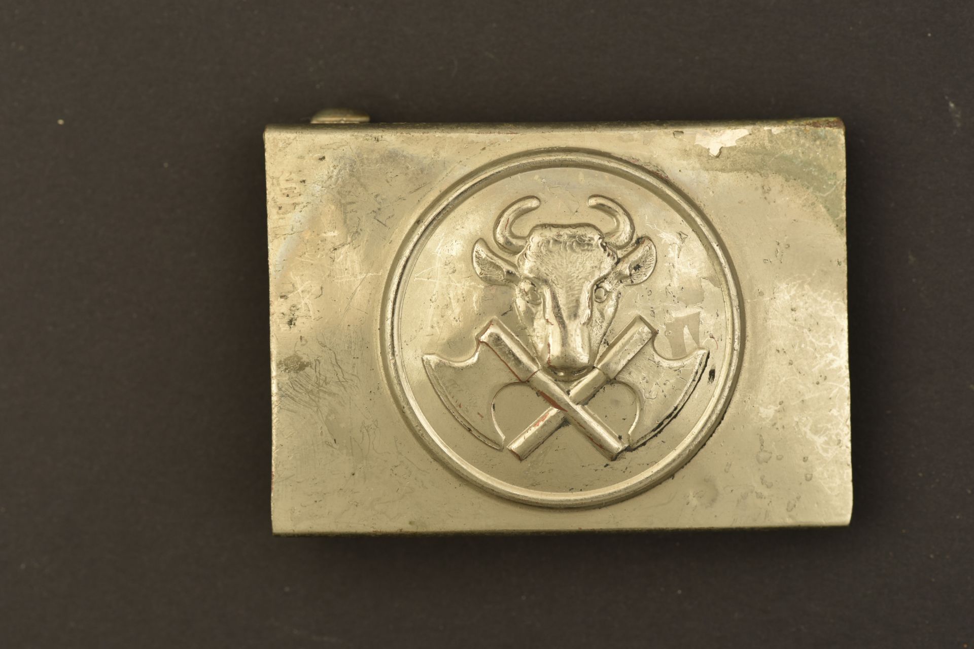 Boucle de ceinturon de la guilde des bouchers. Butchers' guild belt buckle.