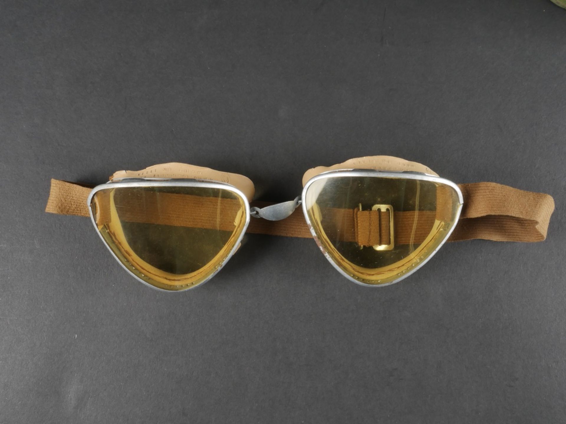 Lot de deux paires de lunettes de motocycliste. Set of two pairs of motorcycle goggles. - Bild 4 aus 12