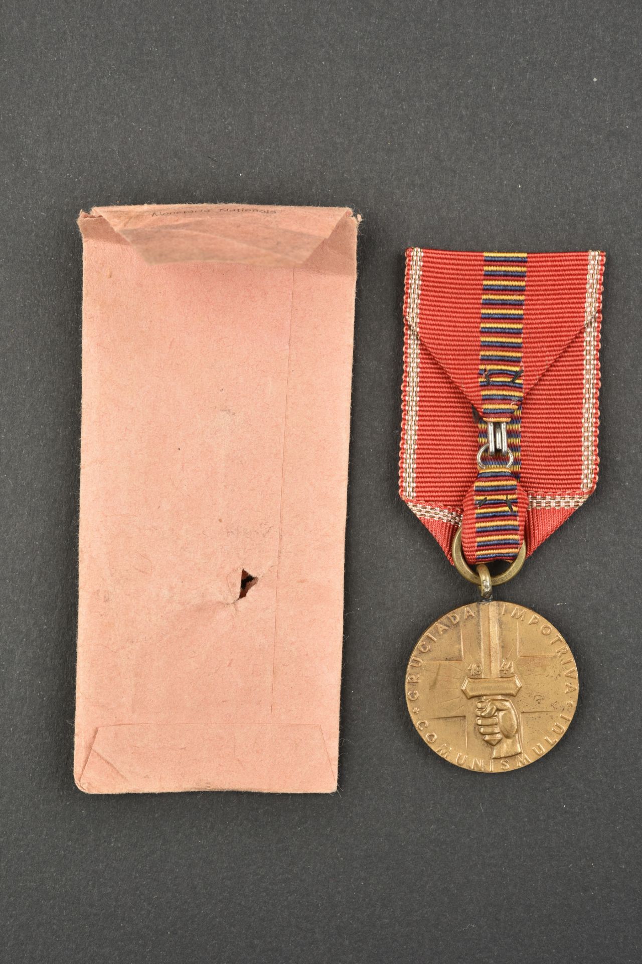 Medaille de la croisade contre le communisme. Medal for the crusade against communism. - Image 2 of 2
