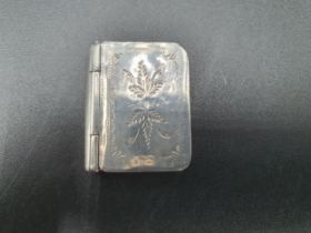A George III silver small Box with leafage engraved lid, Birmingham 1816, maker: Cocks & Bettridge