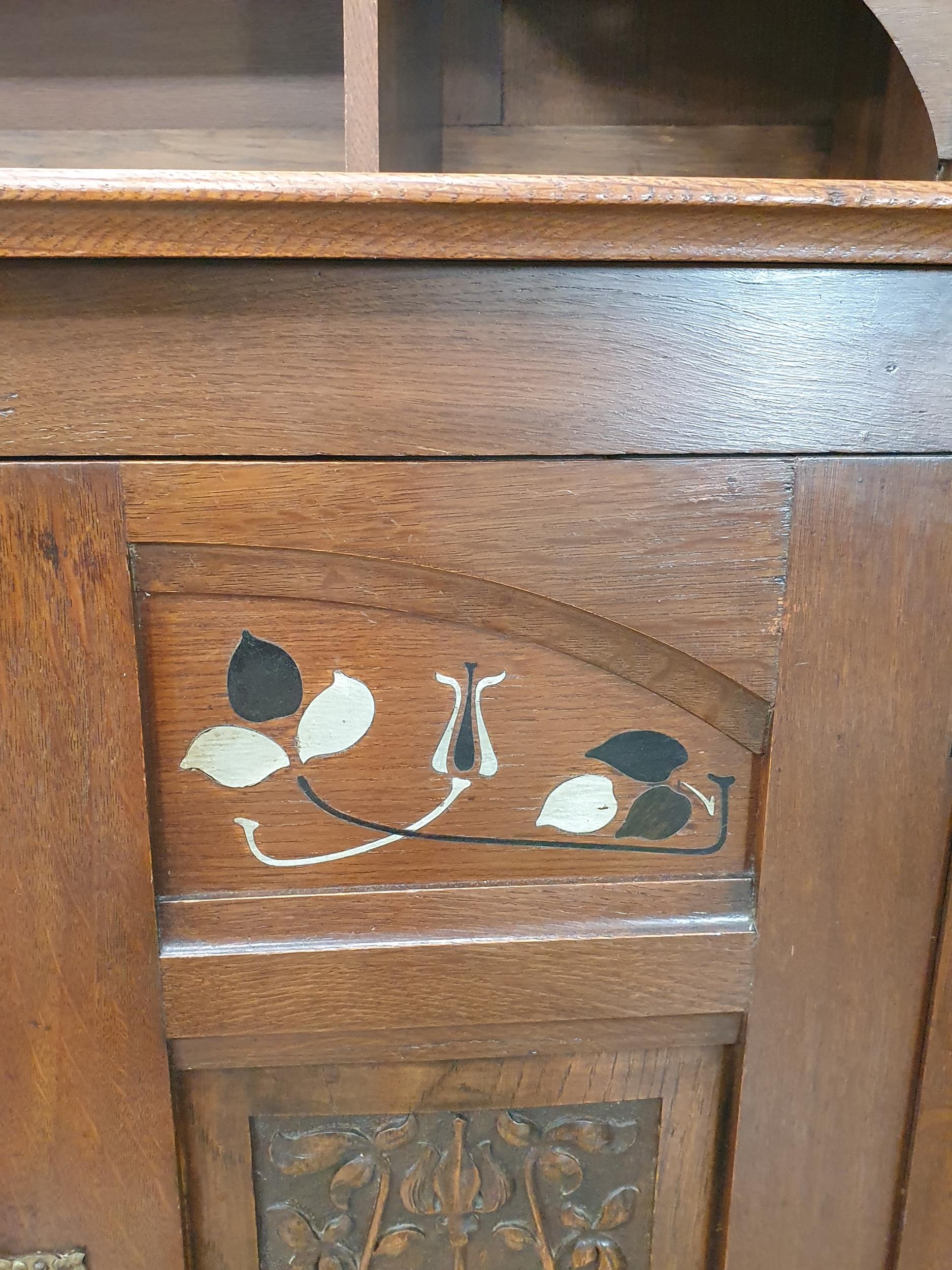 An oak Art Nouveau Mirrorback Sideboard, the upper section with a pair of inlaid doors, the base - Image 3 of 7