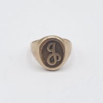 A 9ct gold Signet Ring embossed initial, ring size P 1/2, approx 7.60gms
