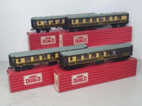 Hornby Dublo rake of four boxed Pullman Coaches, mint condition. Coaches are all in mint condition